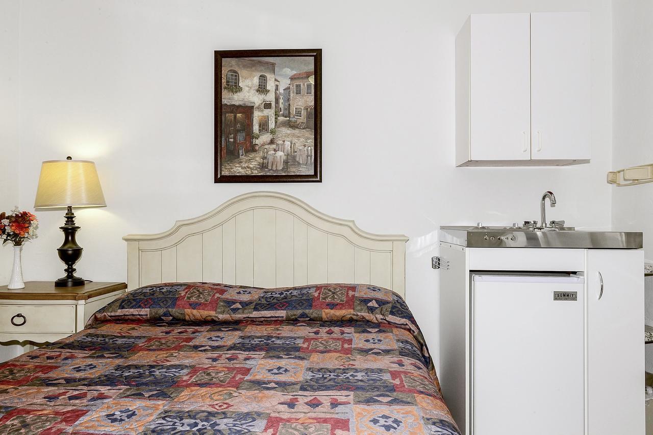 Motel Shell 3*