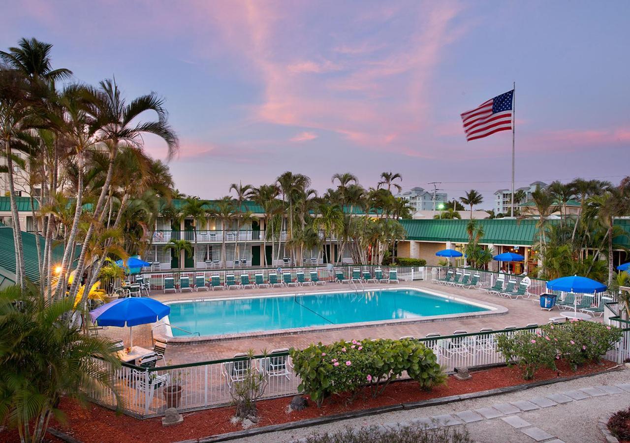 Wyndham Garden Myers Hotel 3*