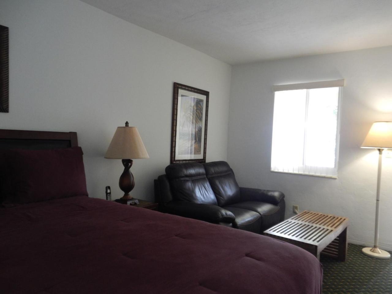 Shell Motel 3*