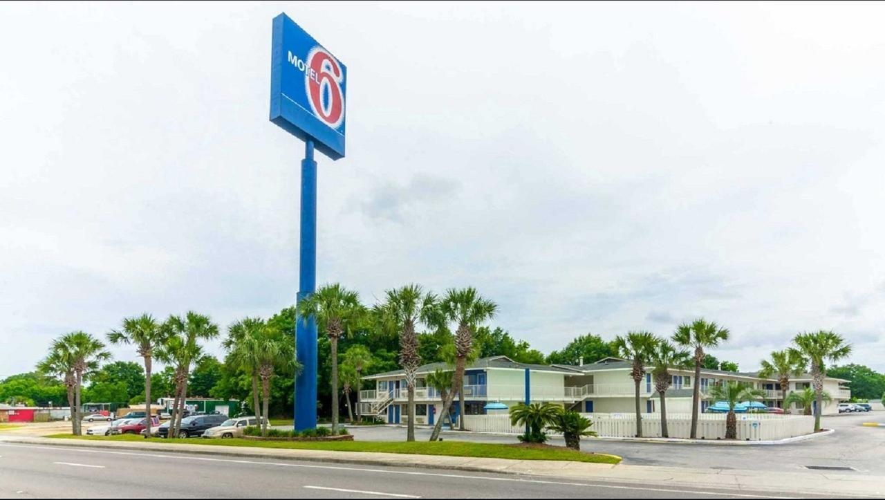 Motel 6 - West Pensacola