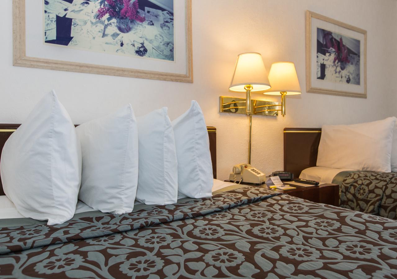 Thunderbird Hotel Sunny Isles Beach