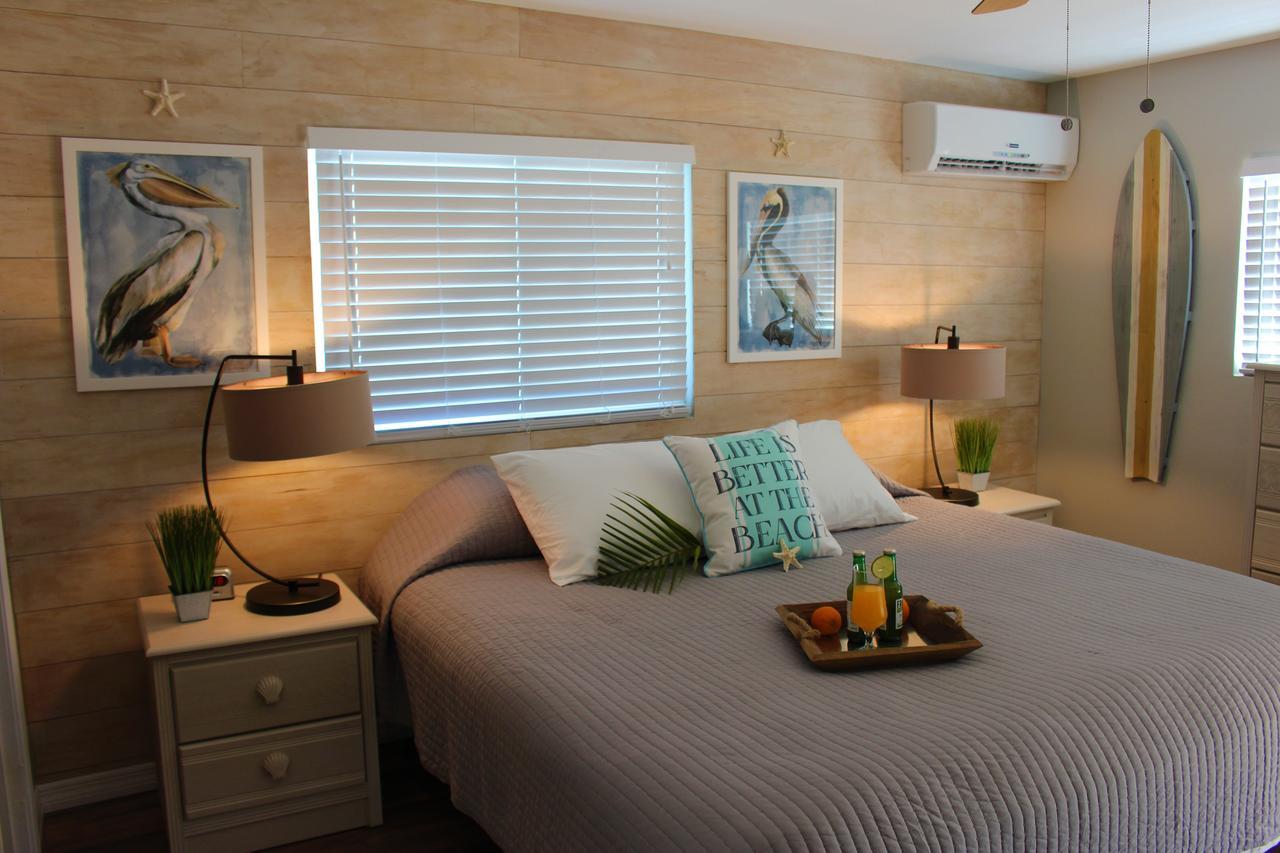 Latitude 26 Waterfront Boutique - Bonita Springs