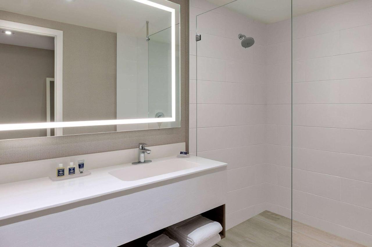 Tryp By Wyndham Miami Bay Harbor Hotel Bay Harbor Islands