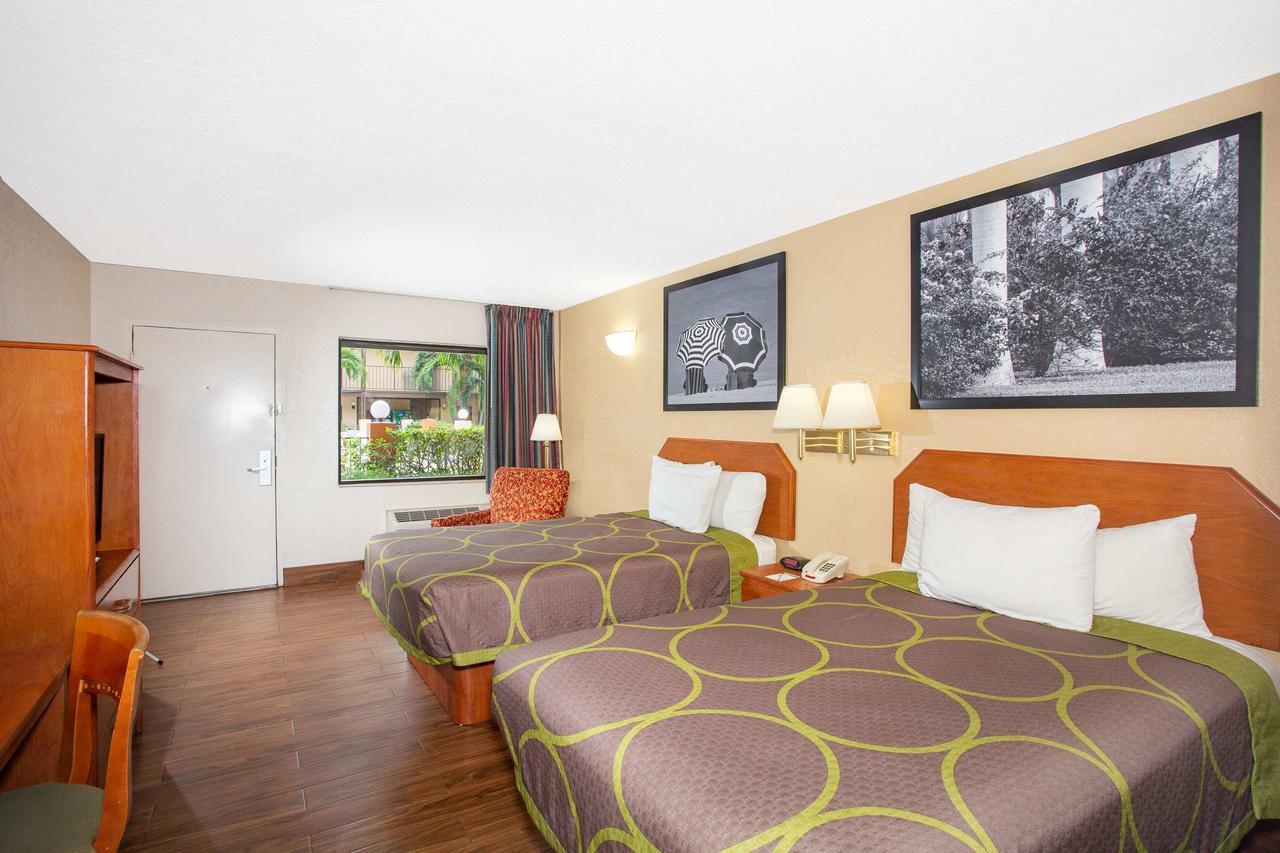 Super 8 By Wyndham North Palm Motel North Palm Beach
