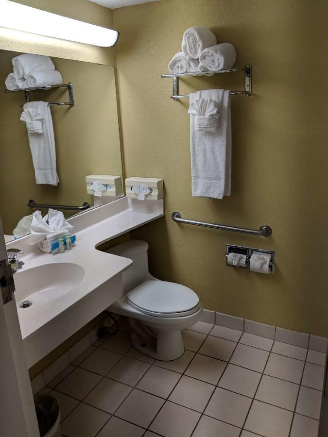 Vista Tarpon Hotel 3*