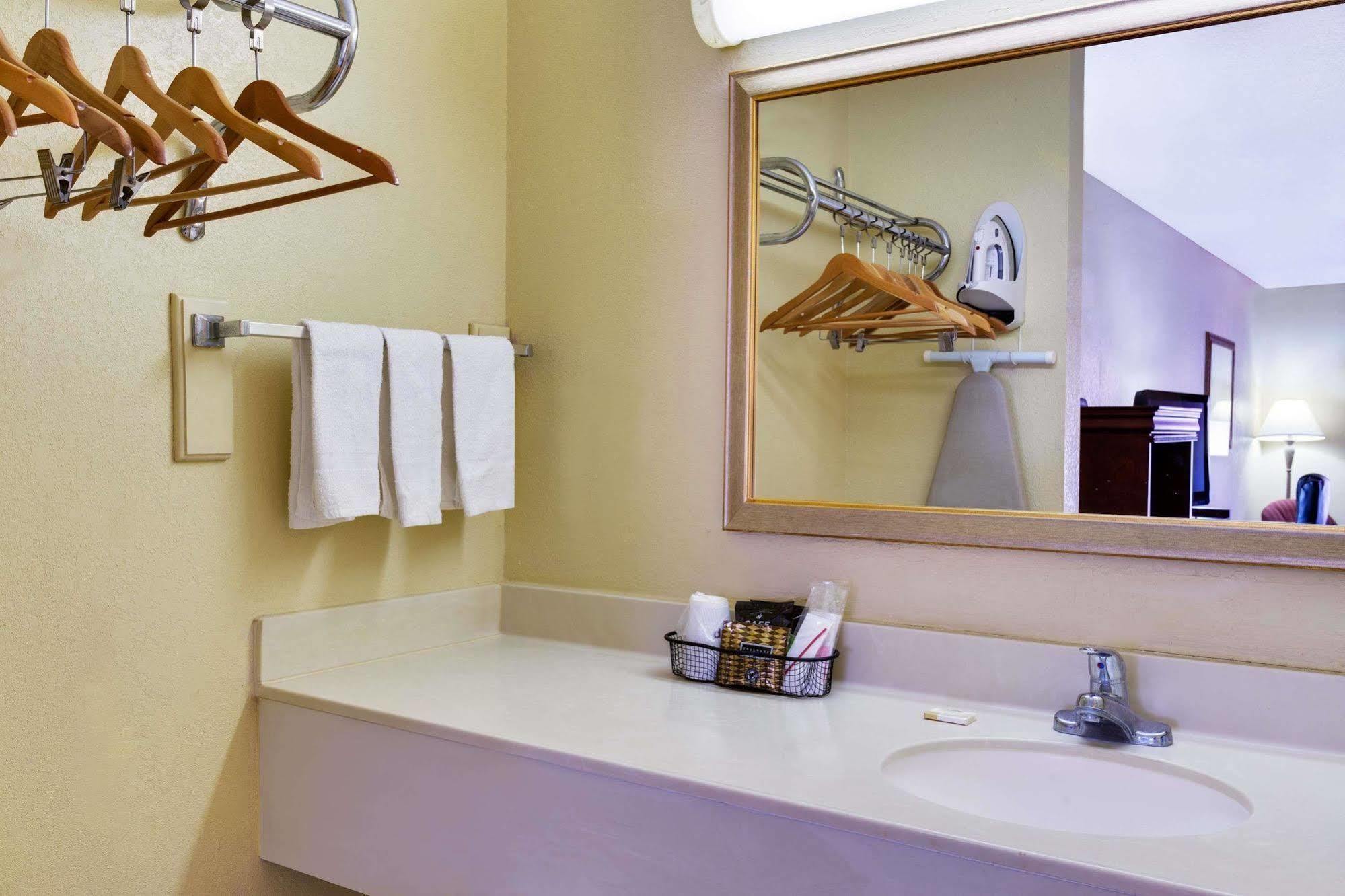 Baymont By Wyndham 3* Lake City