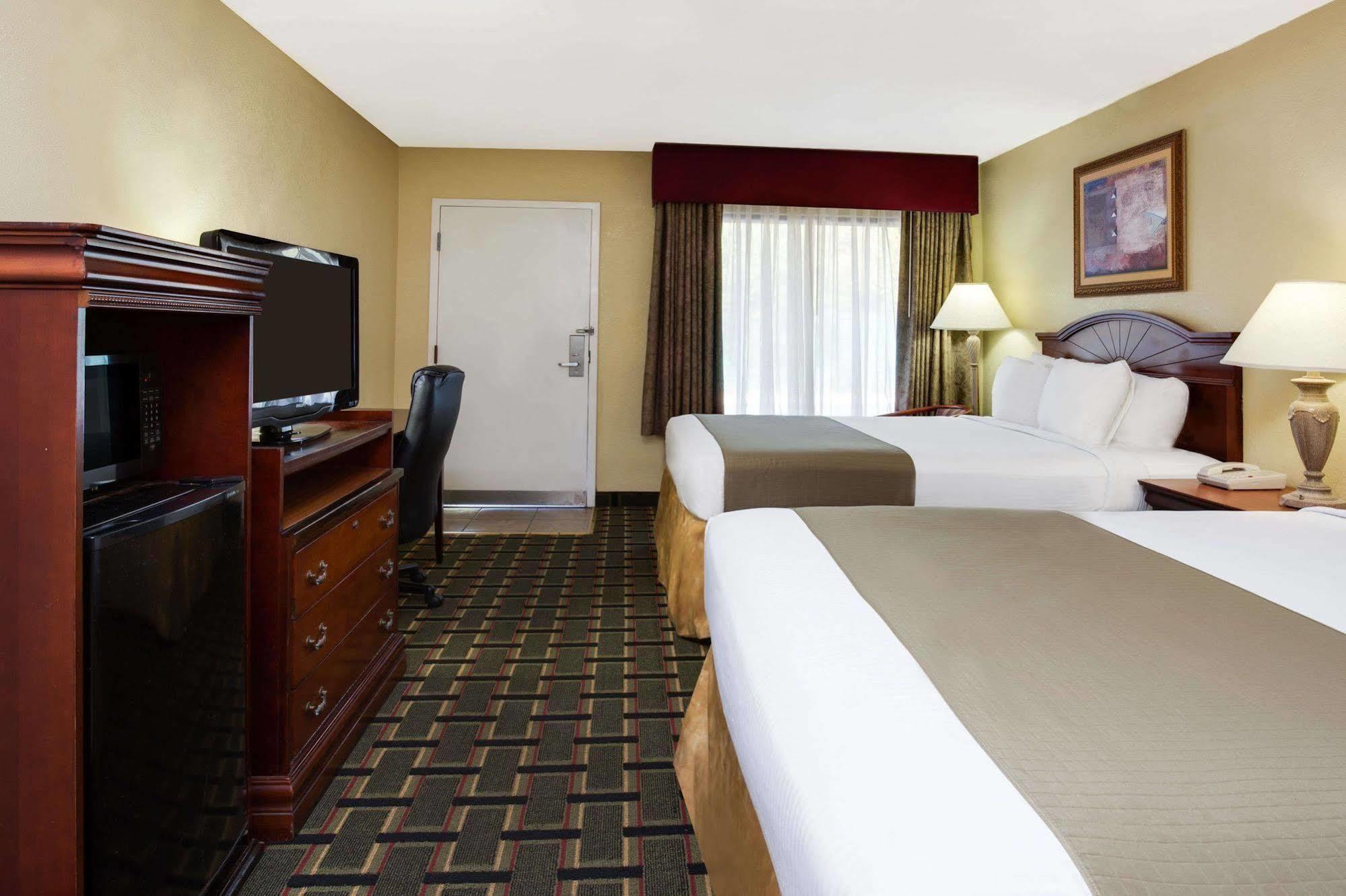 Hotel Baymont By Wyndham 3*