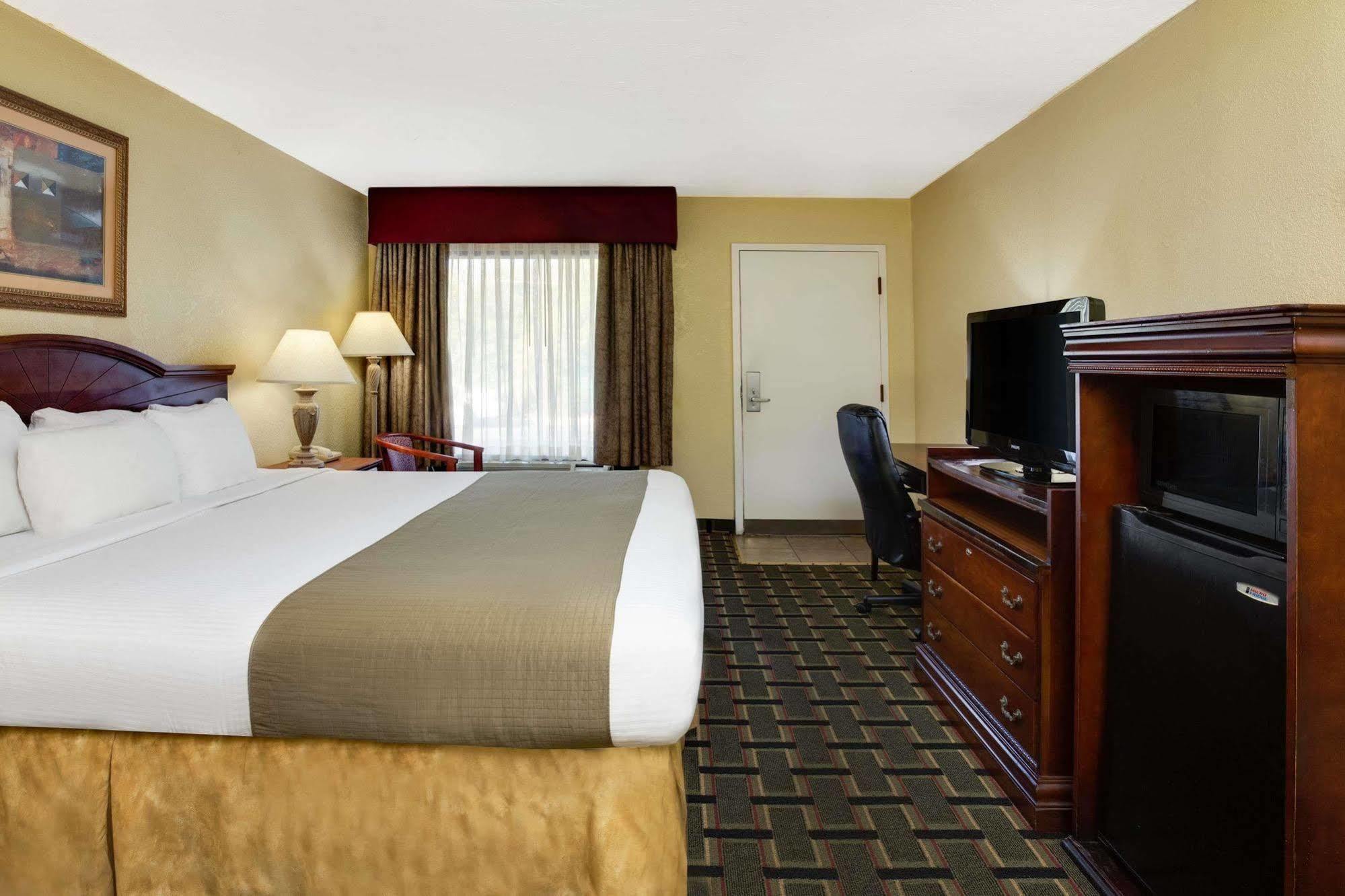 Hotel Baymont By Wyndham