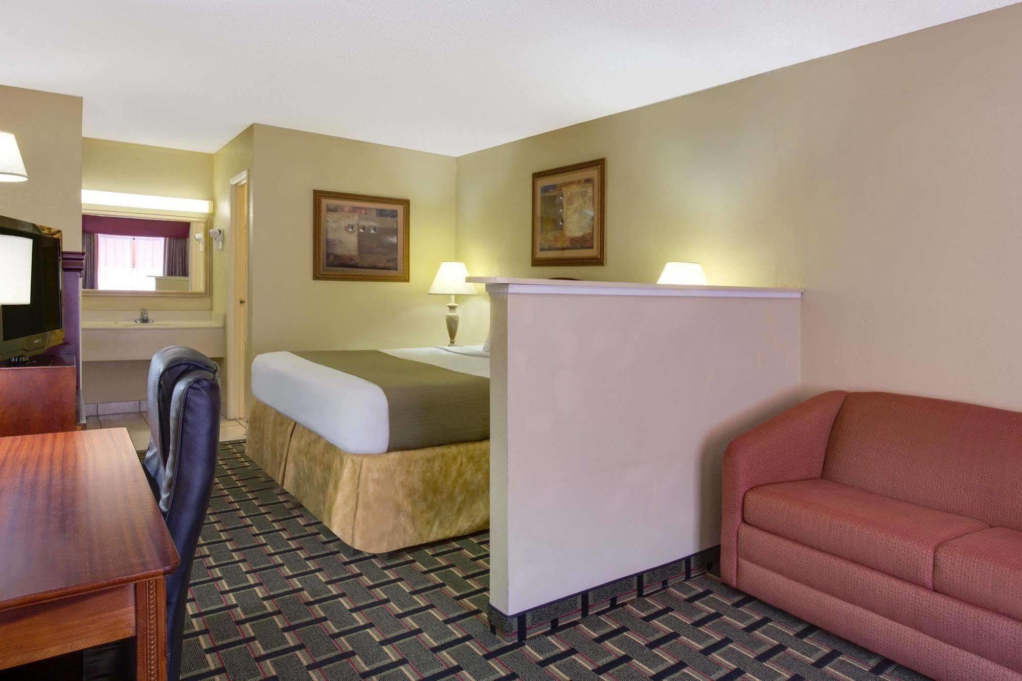 Baymont By Wyndham Lake City