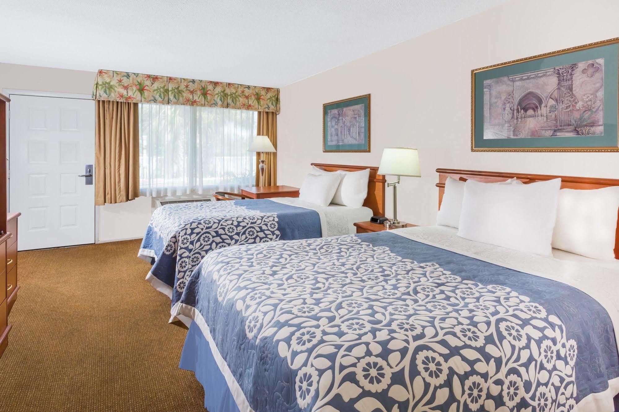 Hotel Days By Wyndham Myers Springs Estero