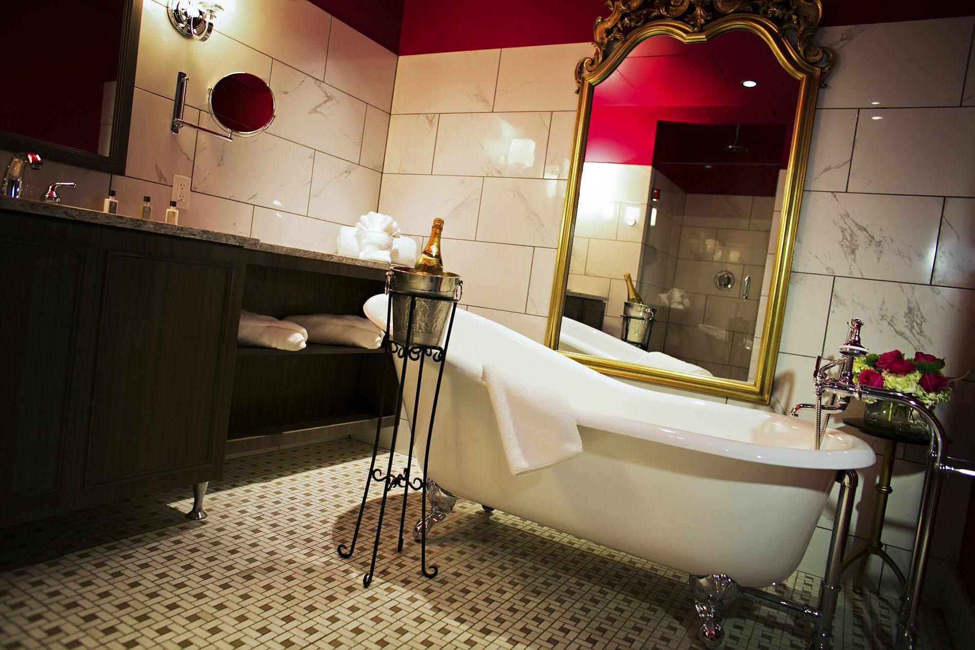 The Birchwood Hotel
