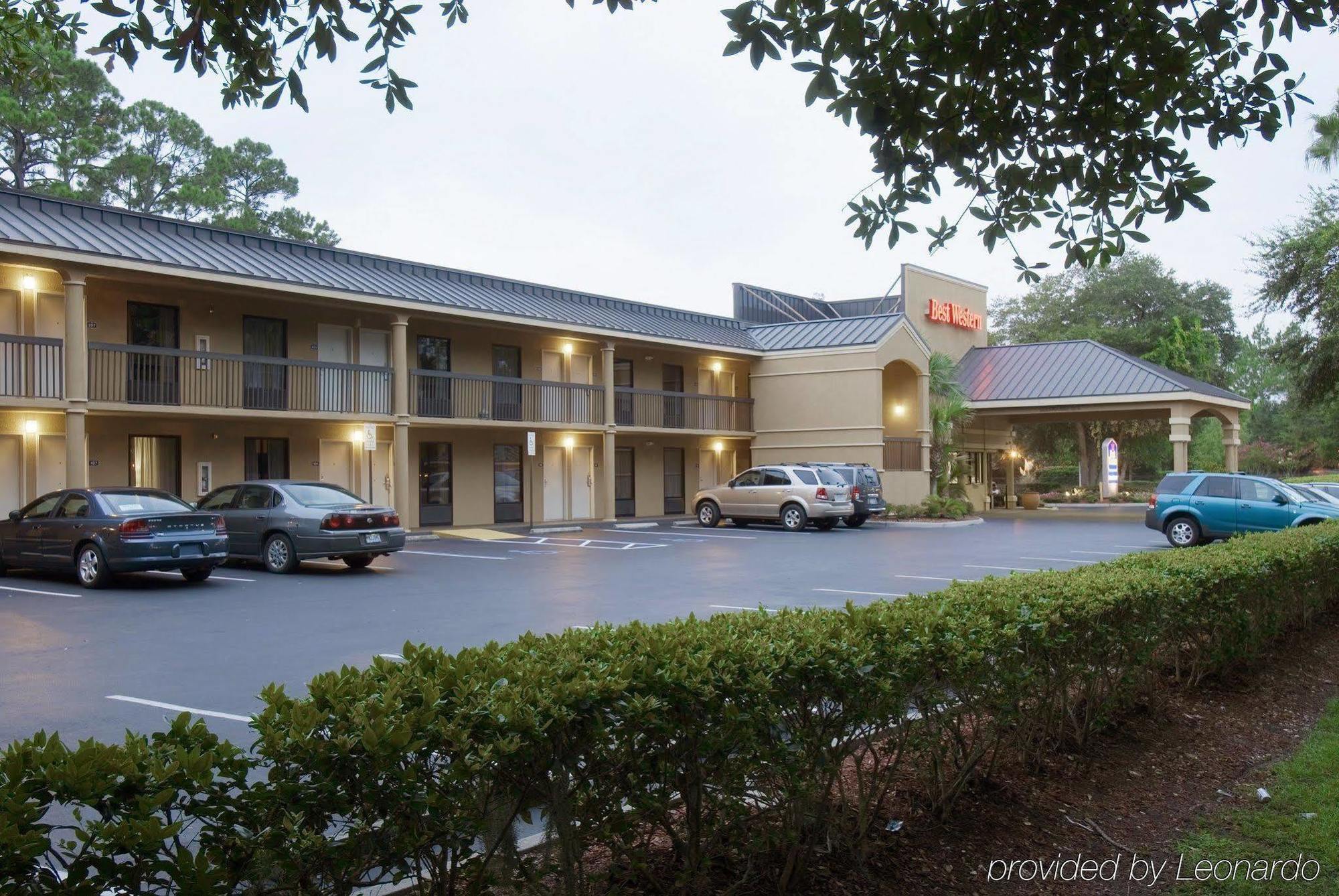 Econo Lodge *