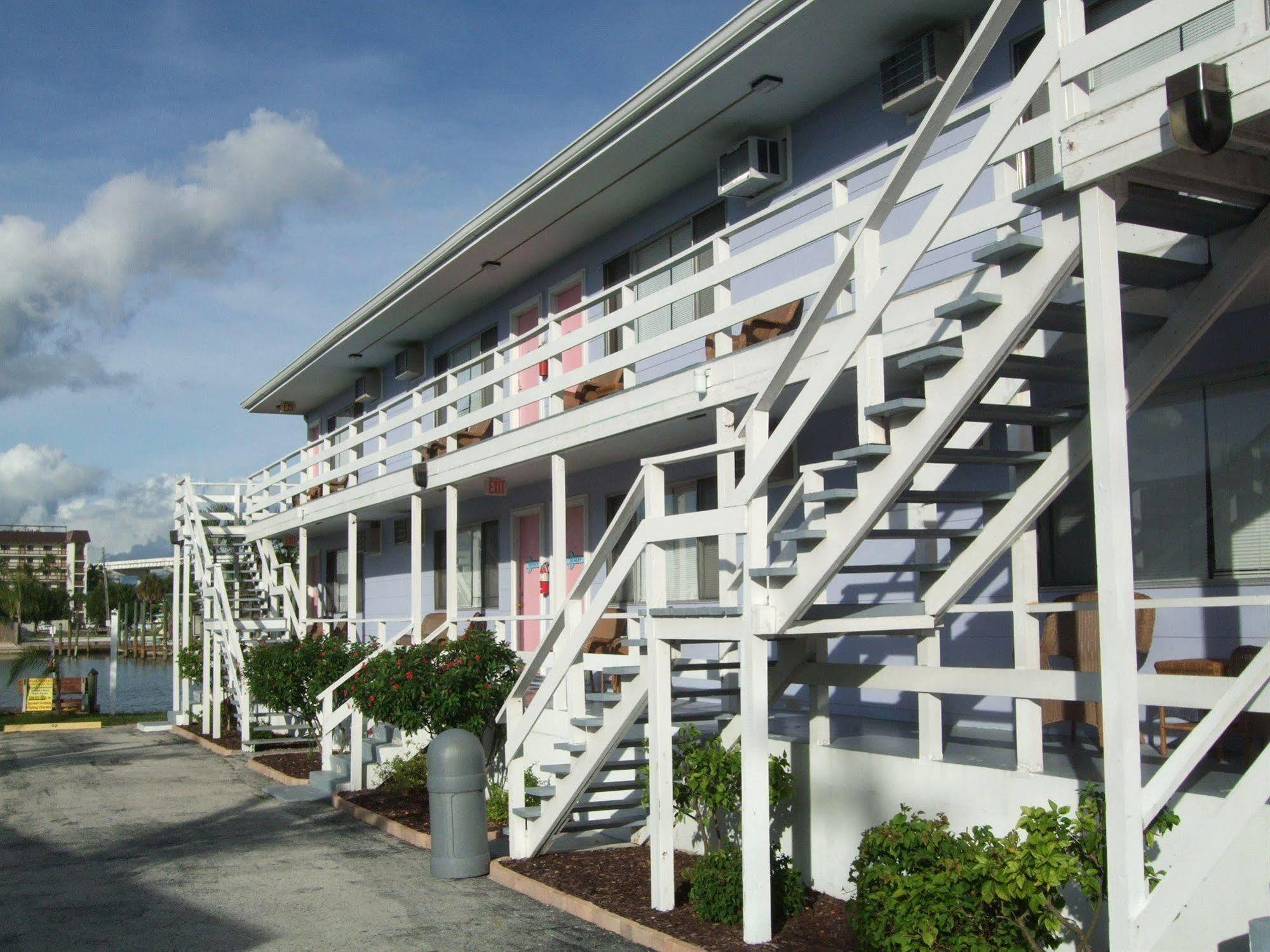 The Court And 2* Fort Myers Beach