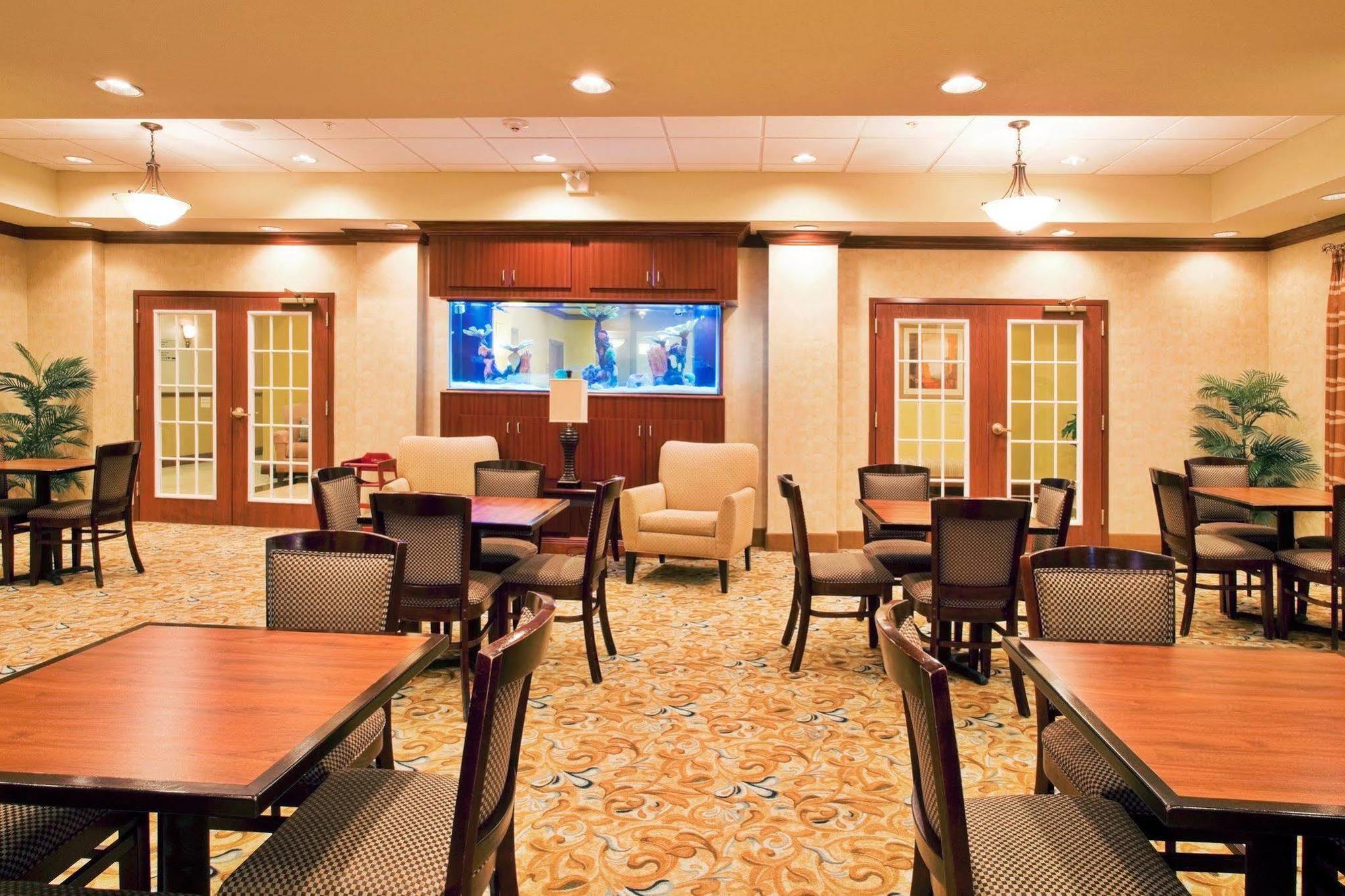 Express & By Ihg 2*