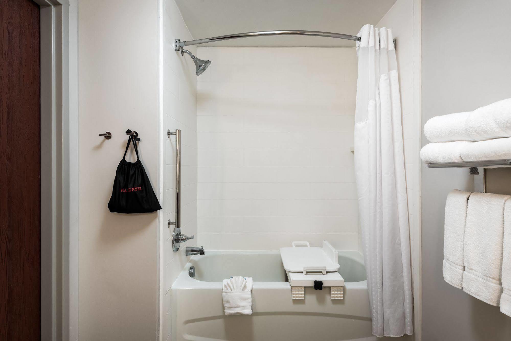Express & By Ihg Hotel Bartow