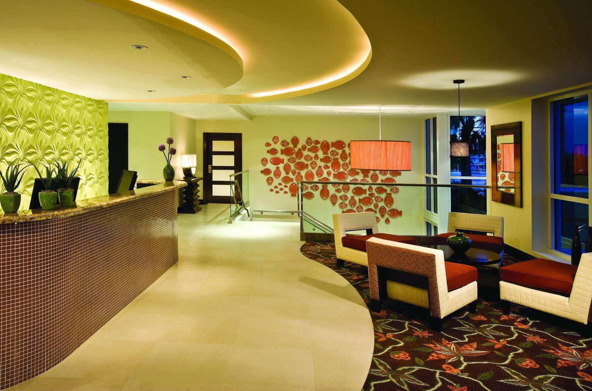 Hotel By Marriott St. Petersburg Treasure Island