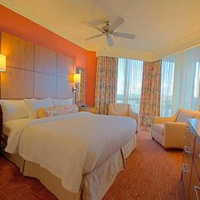 Hotel By Marriott St. Petersburg Treasure Island 3*