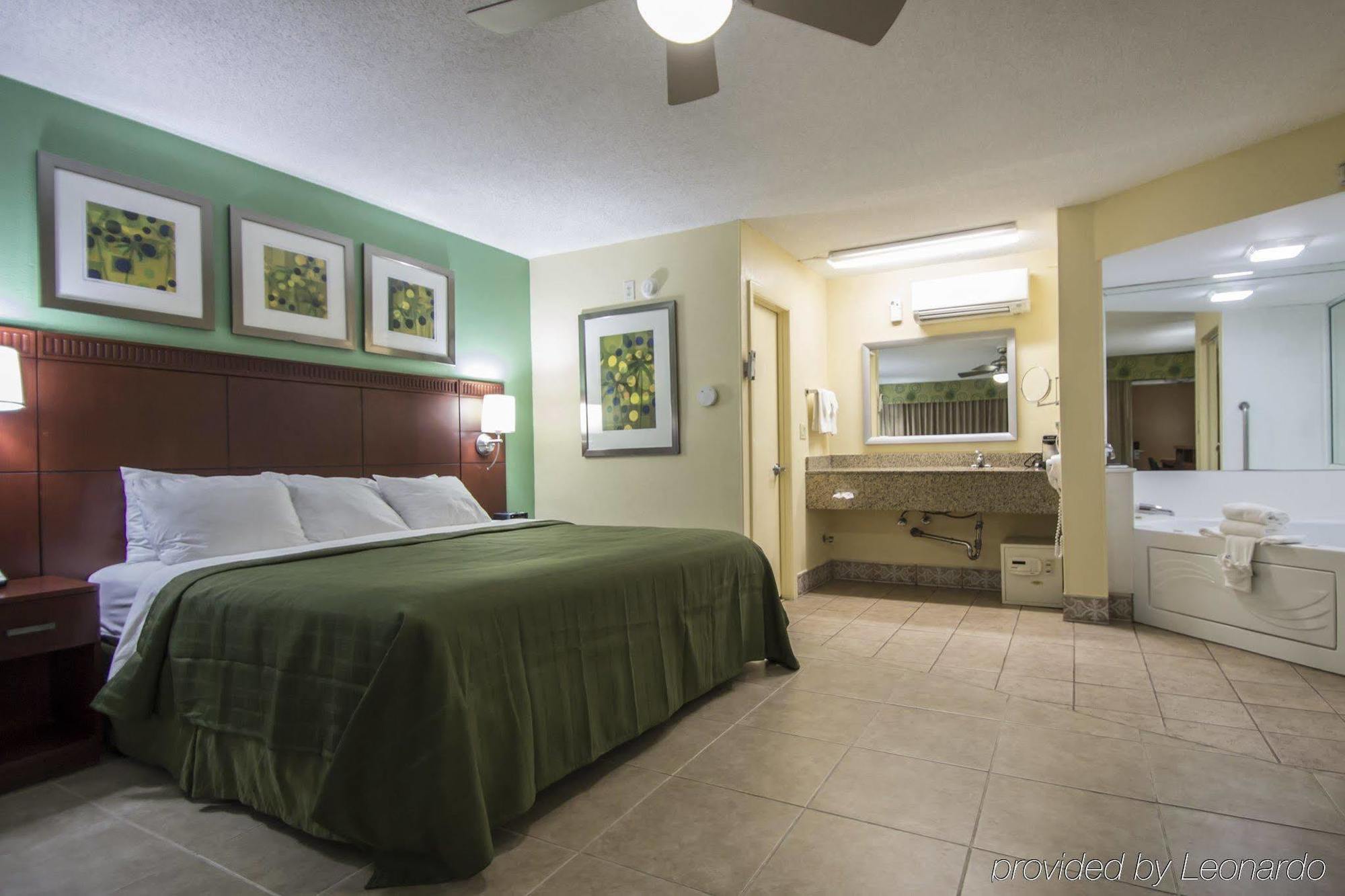 Quality & Airport-cruise Port Hotel 3*