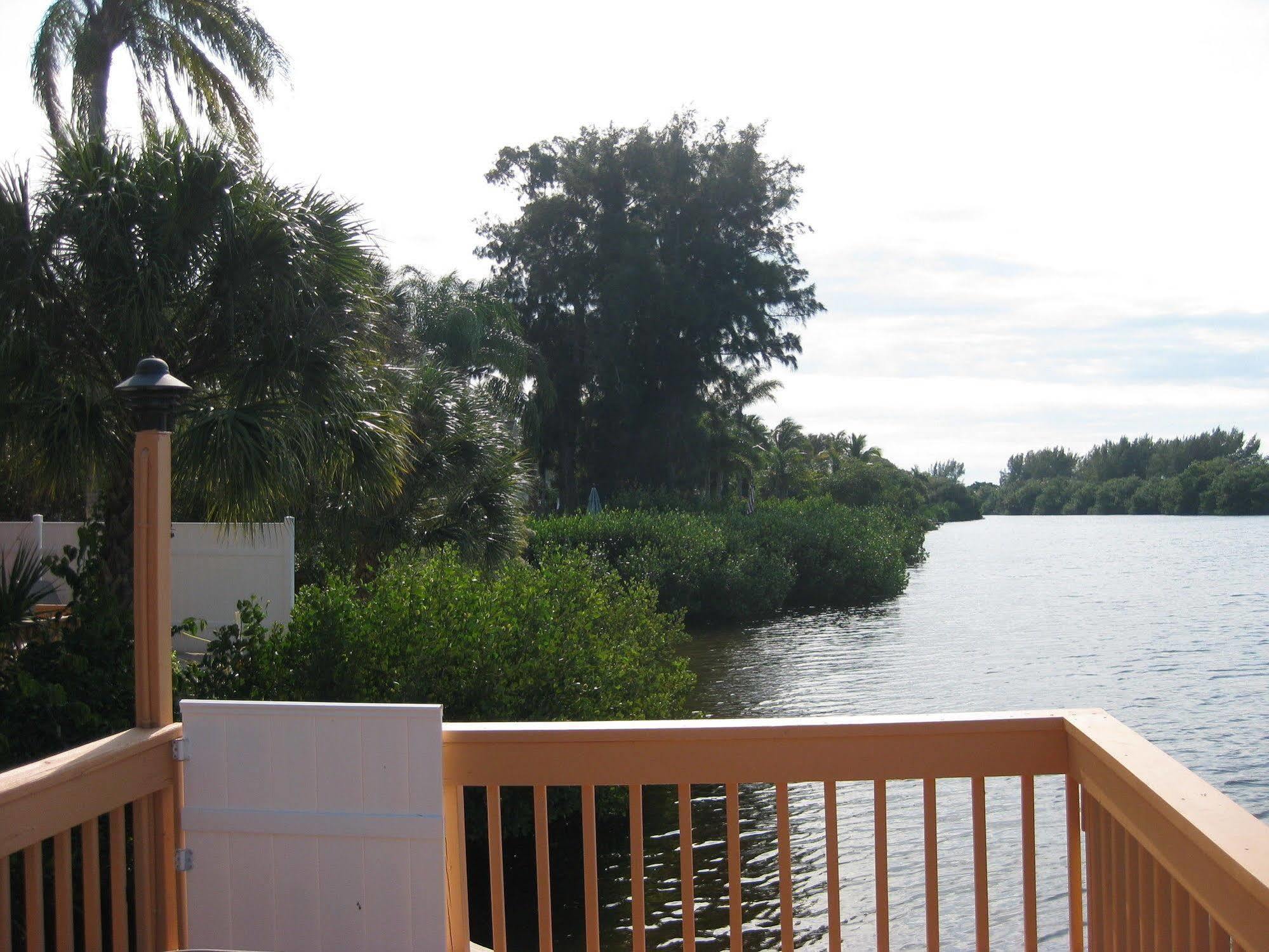 Flip Flop Cottages - Siesta Key Gulf Gate Estates