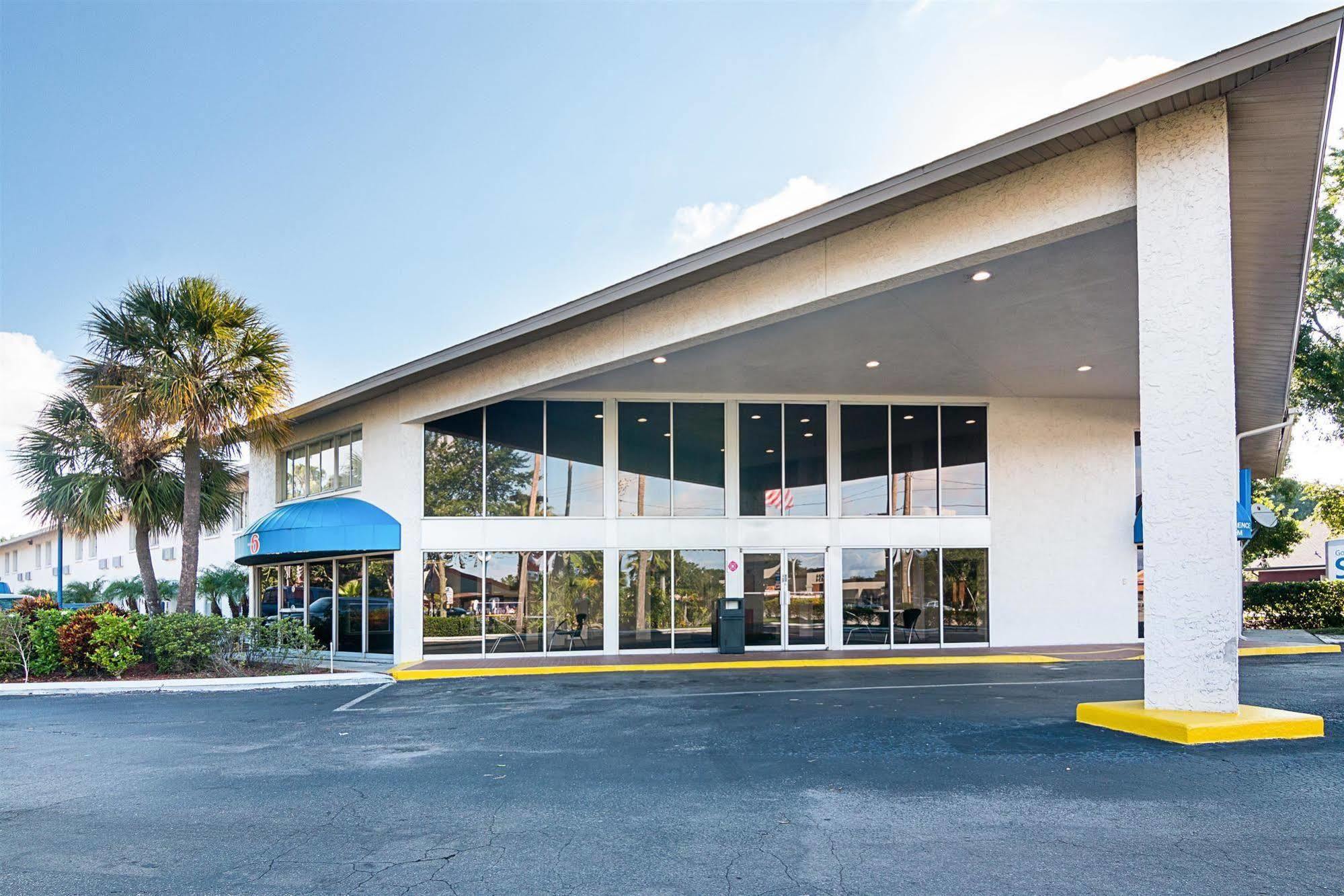 Hotel 6-tampa, Fl - Fairgrounds Tampa