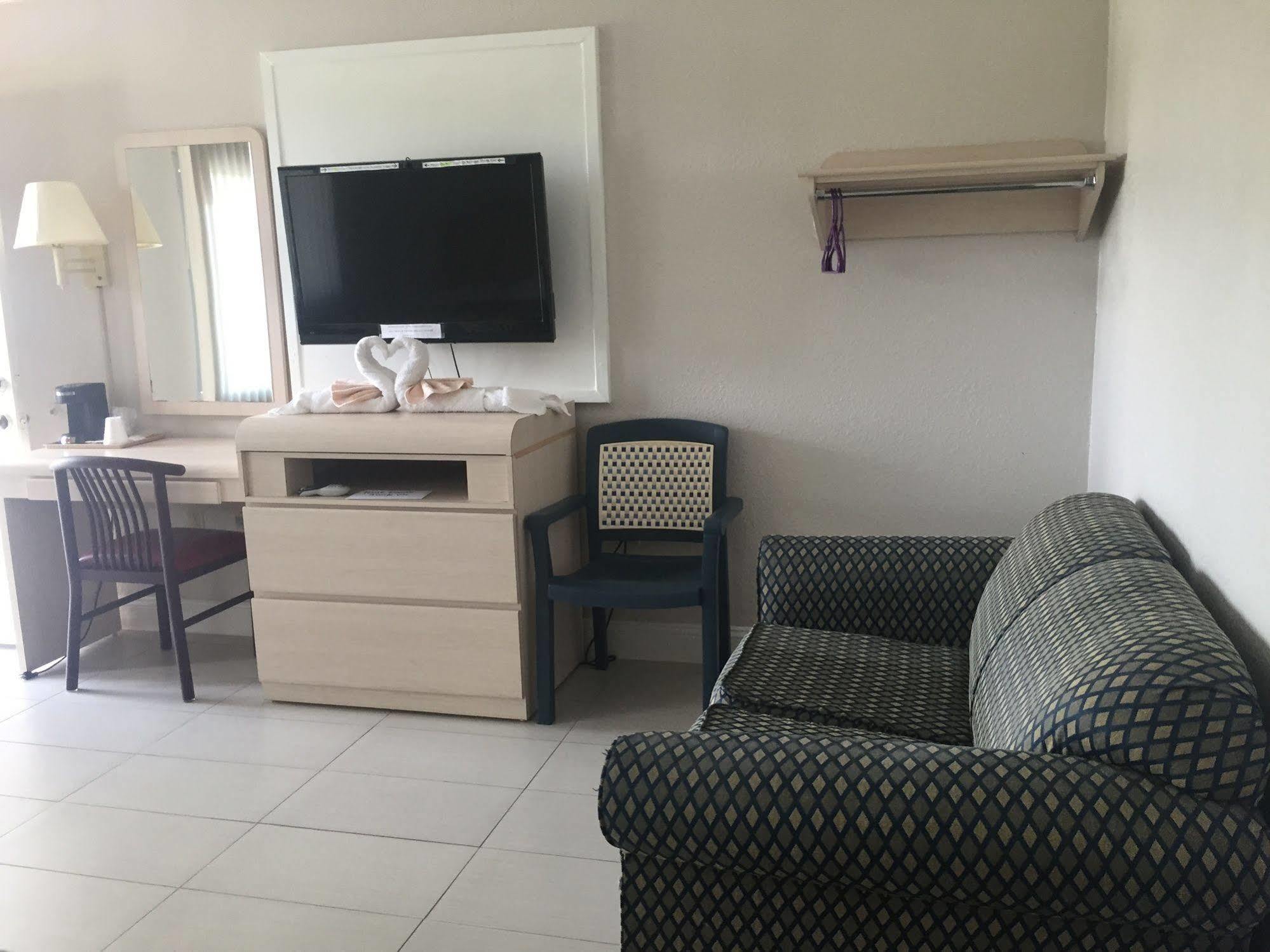 Motel Apollo - 2*
