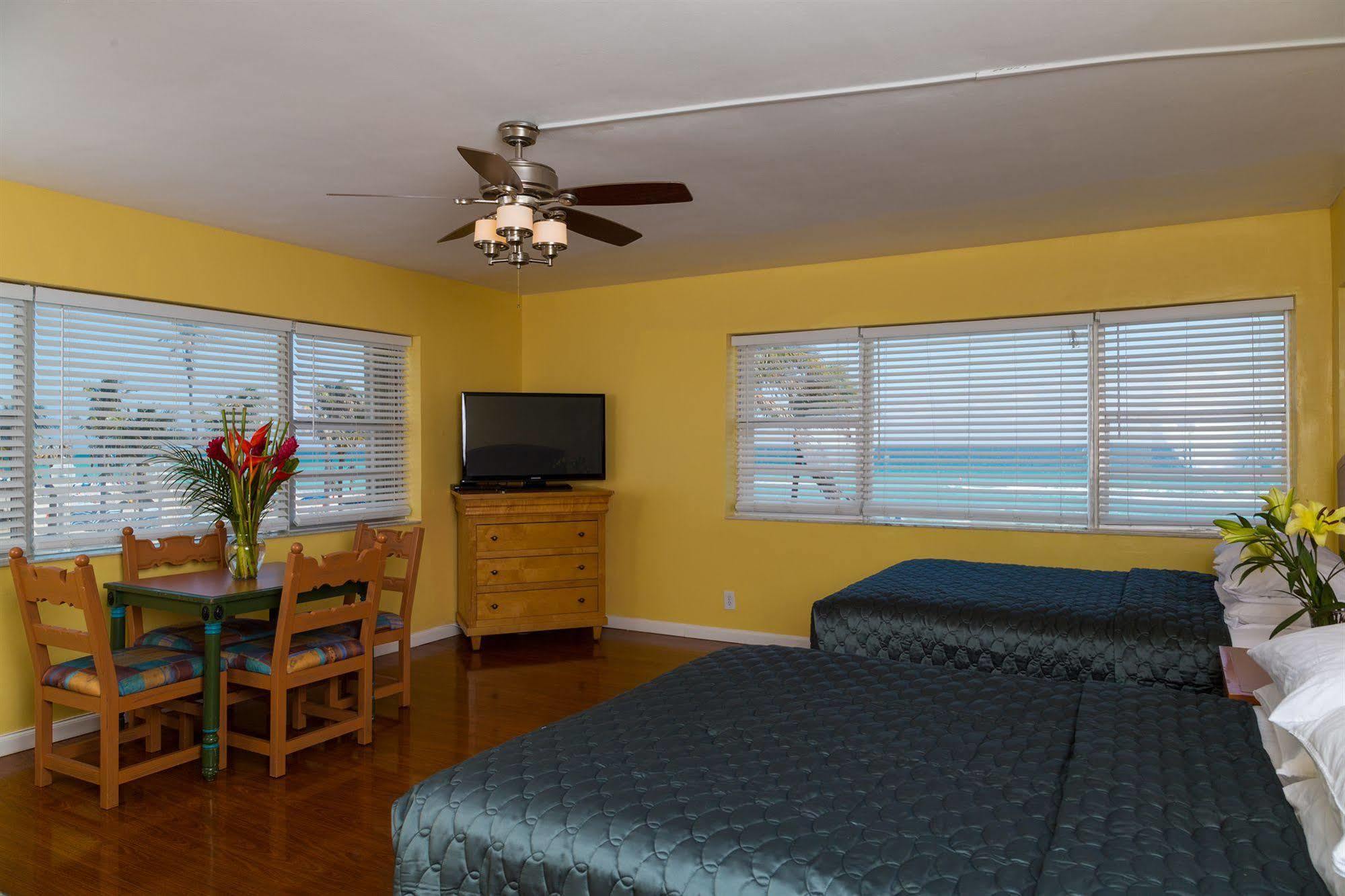Riptide Oceanfront Hotel 4*