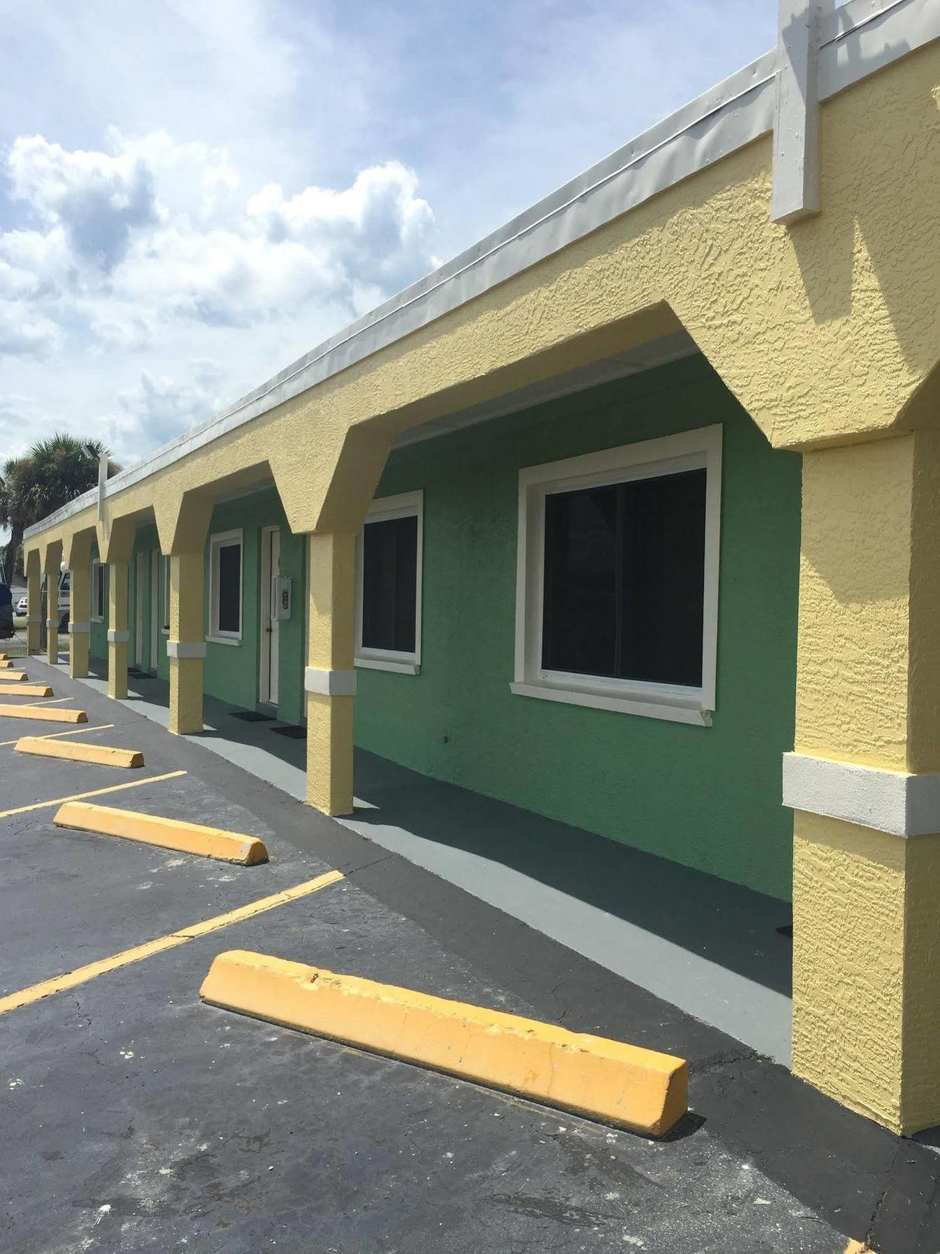 Apollo - Motel Cocoa