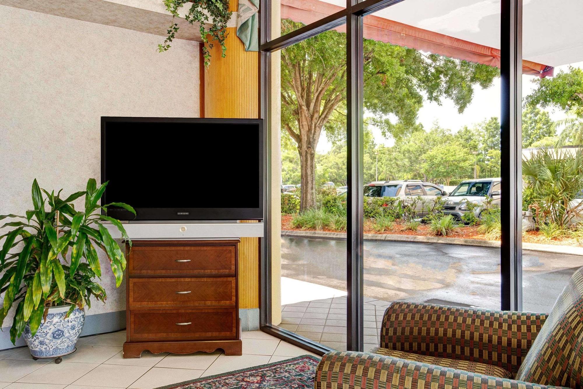 Howard Johnson By Wyndham - Dunedin