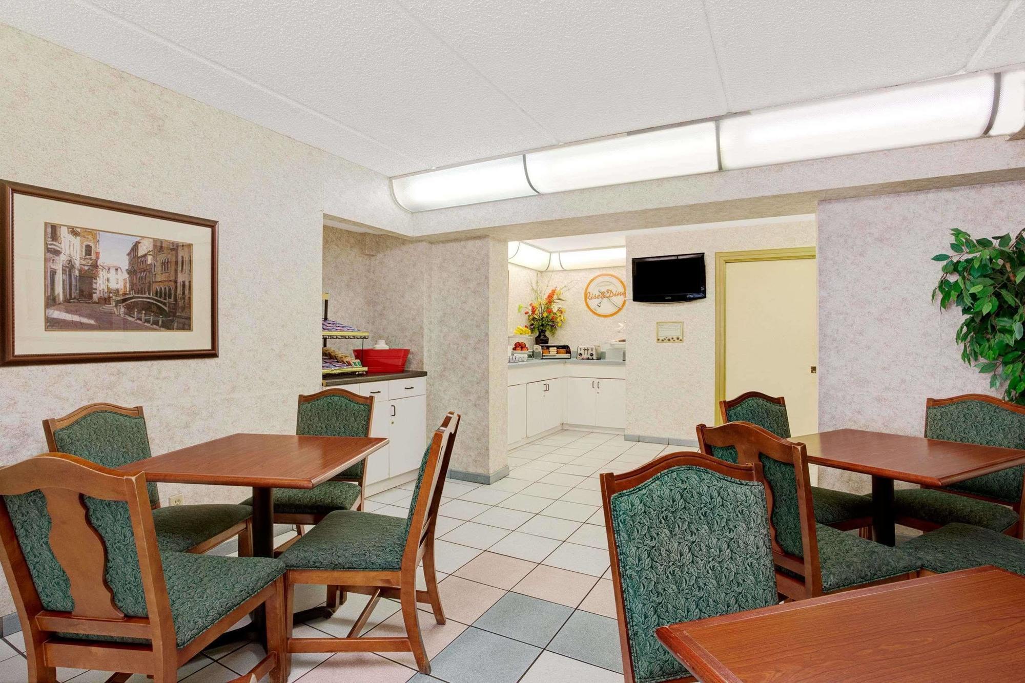 Motel Howard Johnson By Wyndham - Dunedin Clearwater
