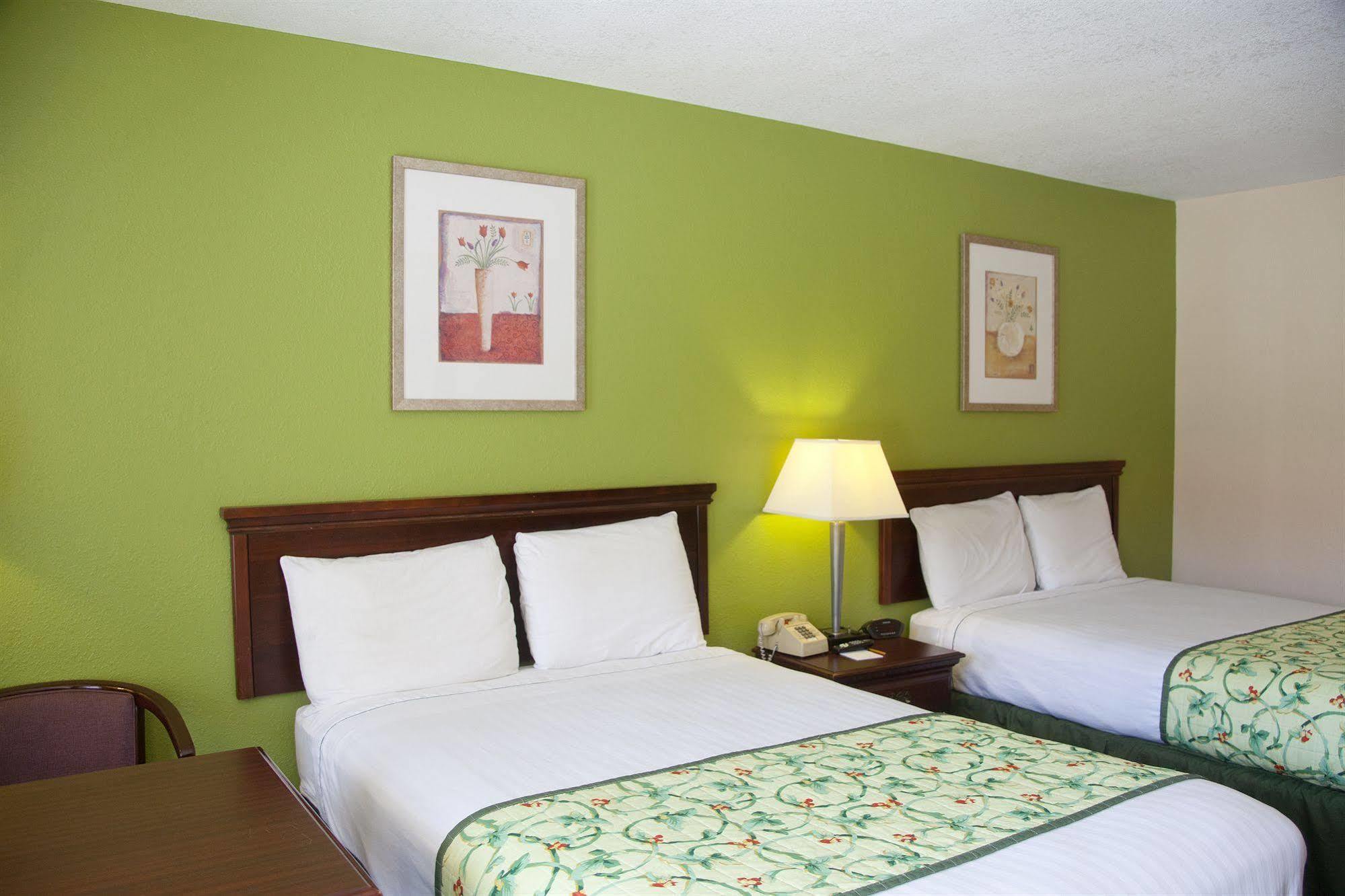 Days By Wyndham Hotel 2*