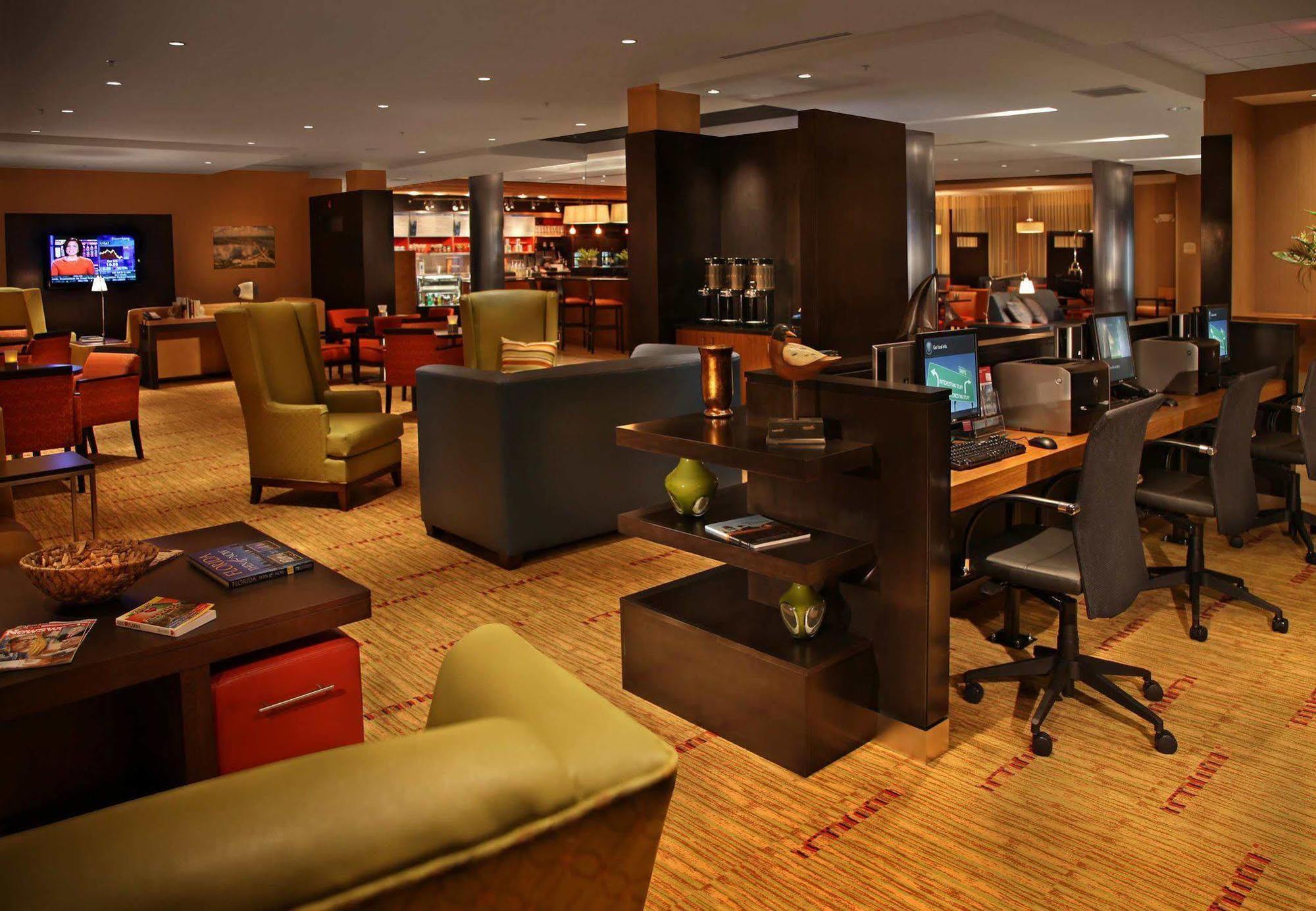 Courtyard By Marriott Stuart
