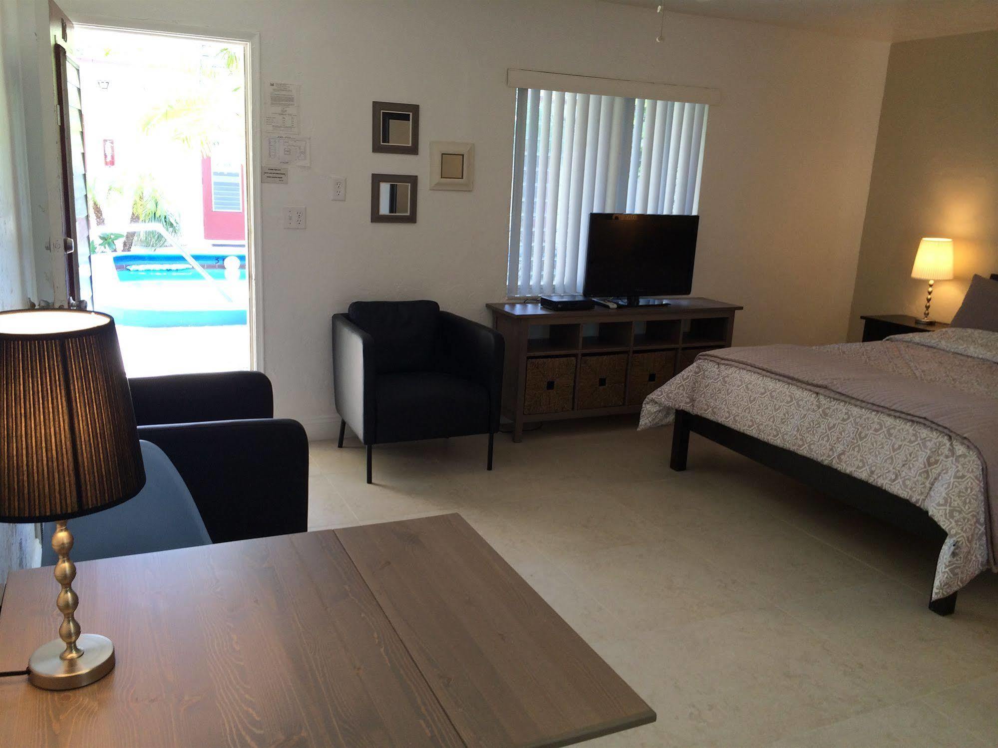 Tropicaire Motel 2*
