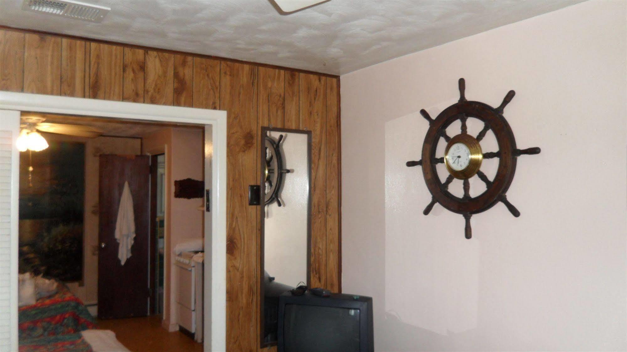 Lazy Hours Motel 2*