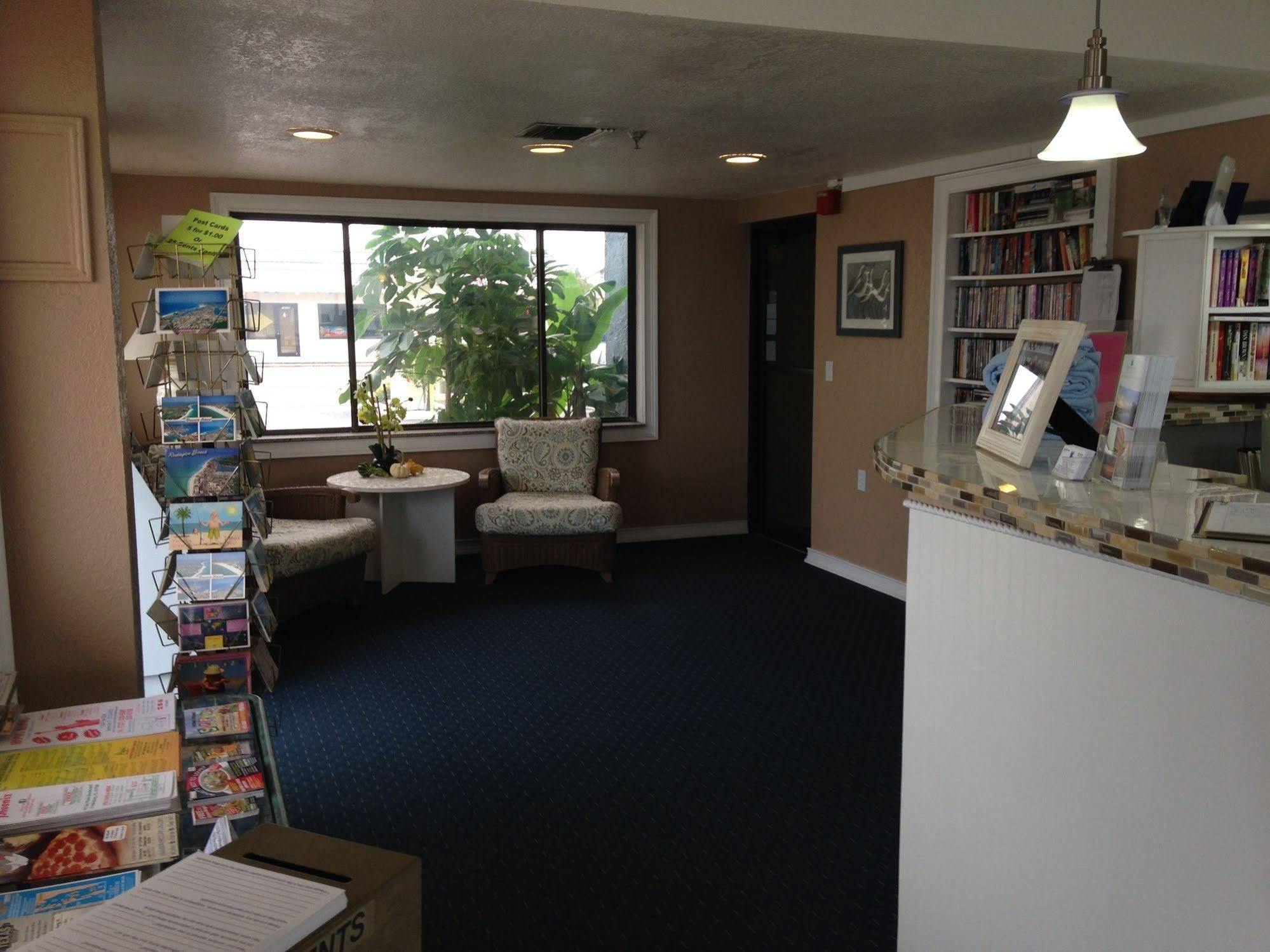 Resort Shoreline Island - Exclusively Adult Madeira Beach