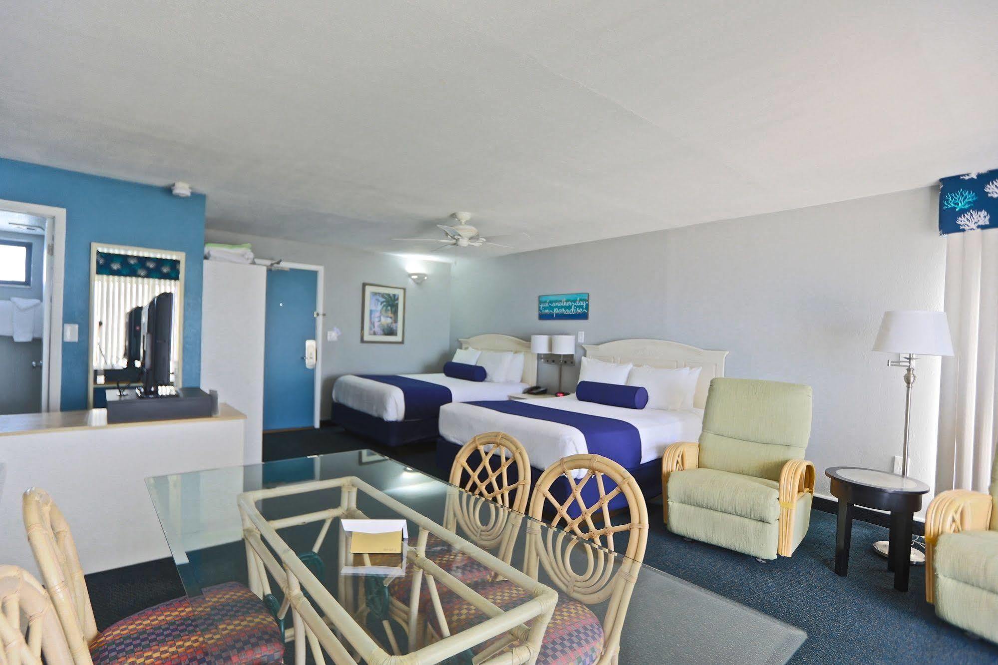 Shoreline Island - Exclusively Adult 3*