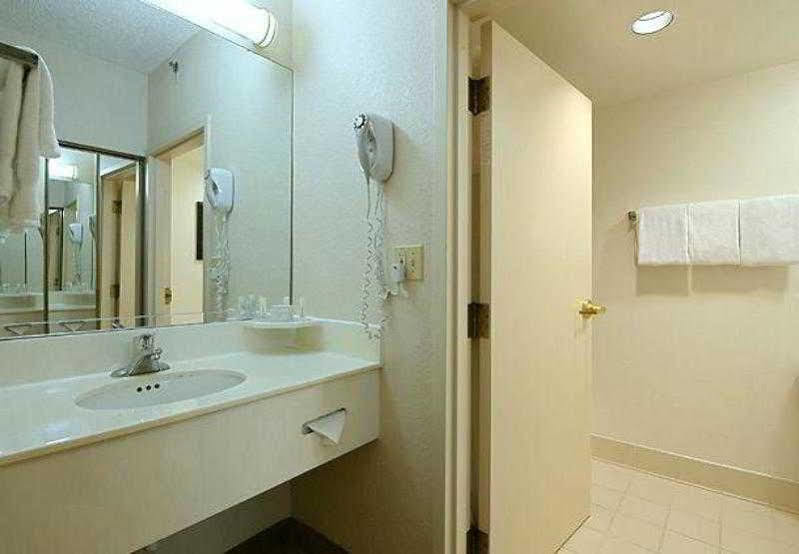 Courtyard By Marriott Lauderdale Hotel 3*
