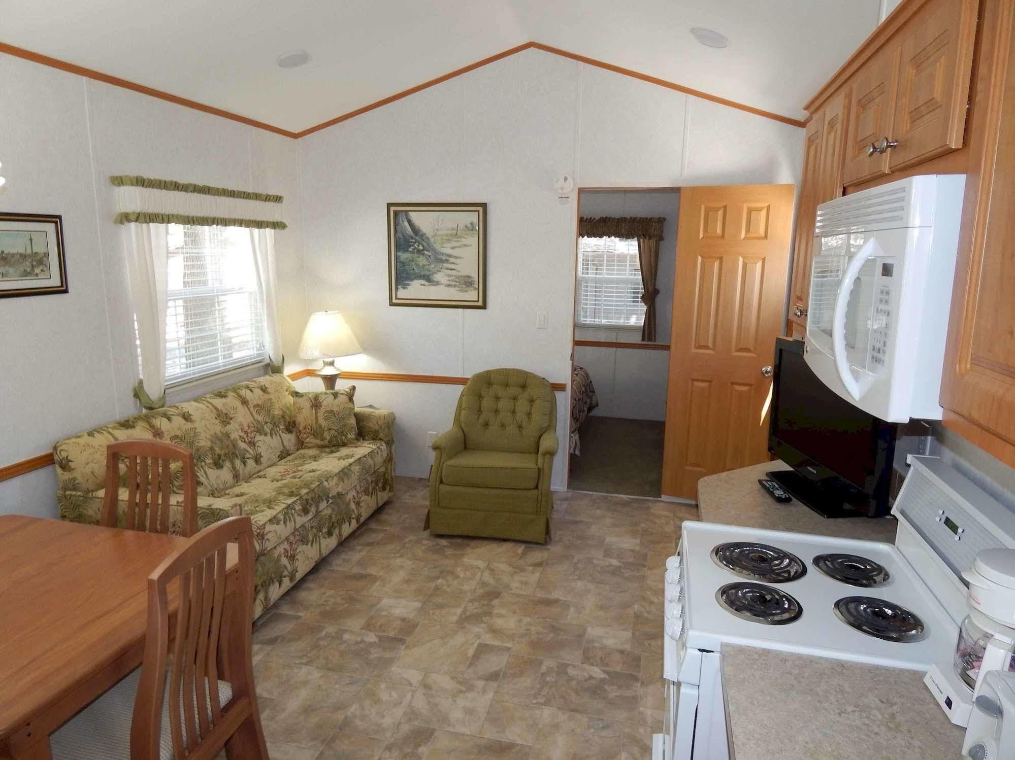 Lodge Road Runner Travel - Caravan Park Fort Pierce