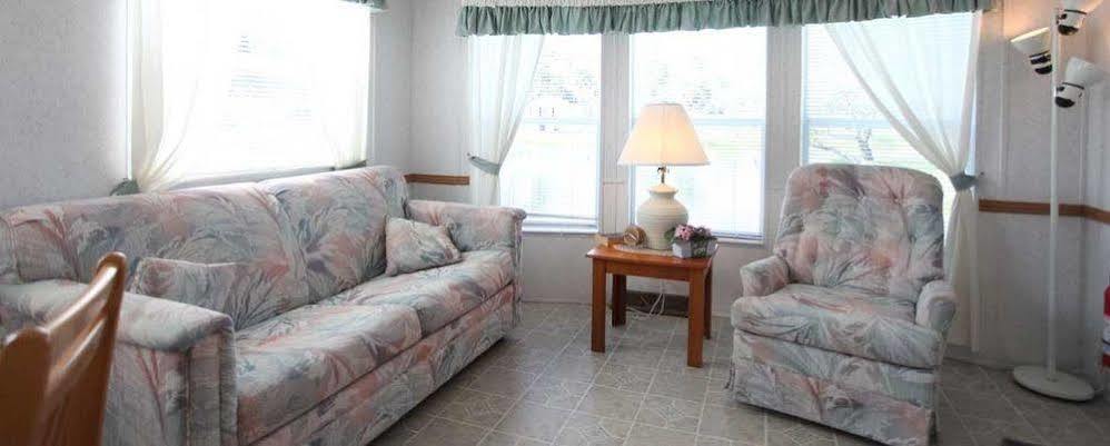 Road Runner Travel - Caravan Park Fort Pierce