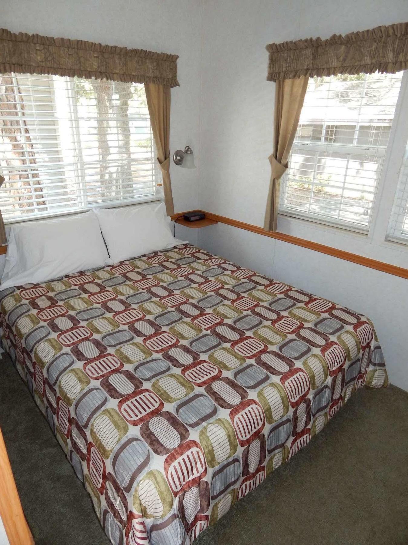 Road Runner Travel - Caravan Park Lodge *