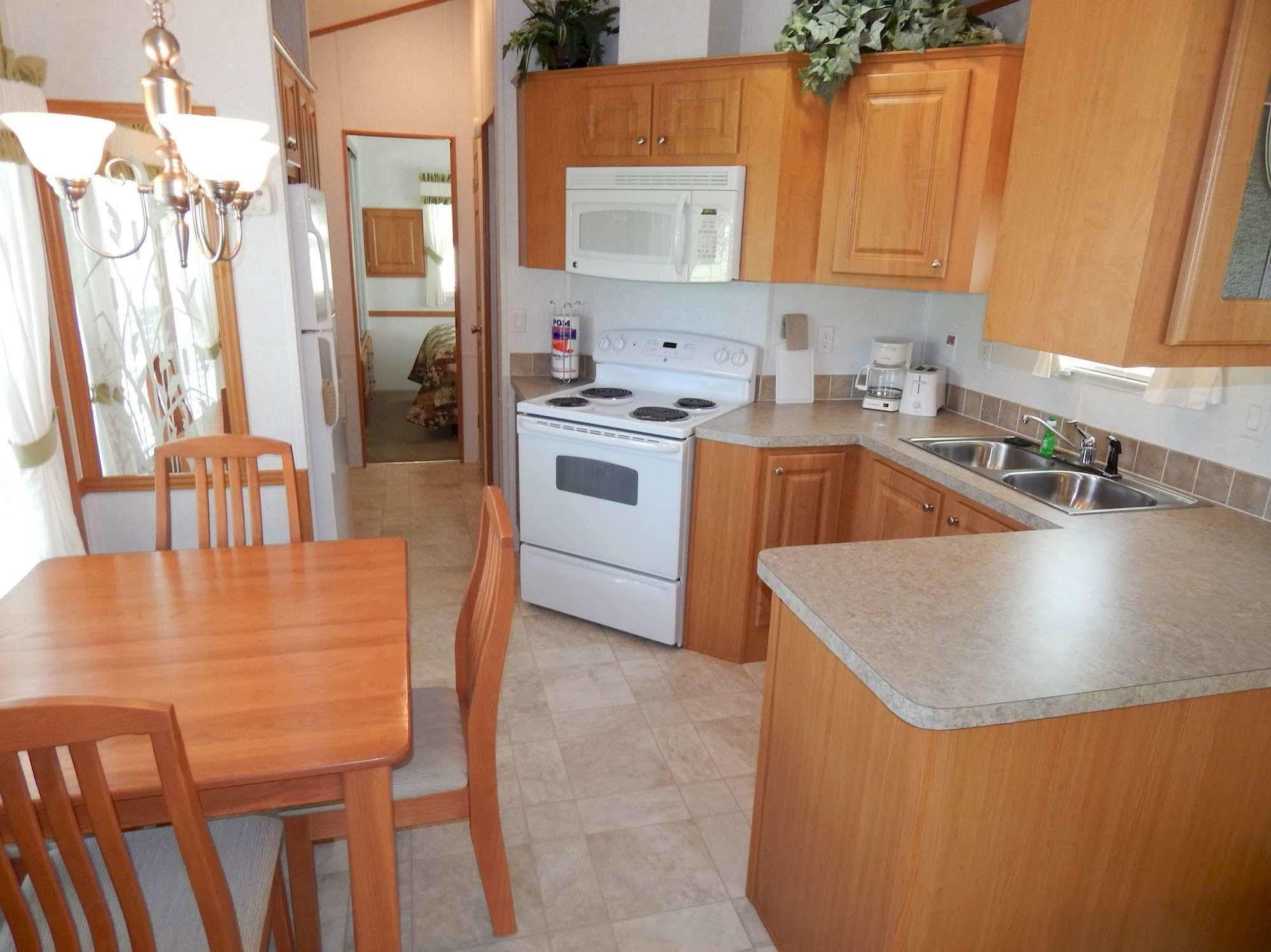 Road Runner Travel - Caravan Park Lodge *