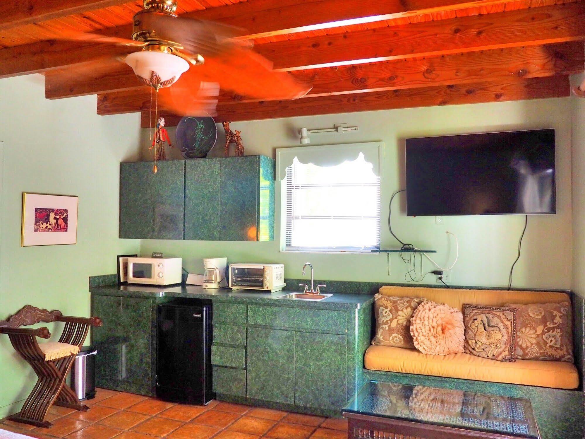 Casa Thorn Bed & Breakfast Tavernier