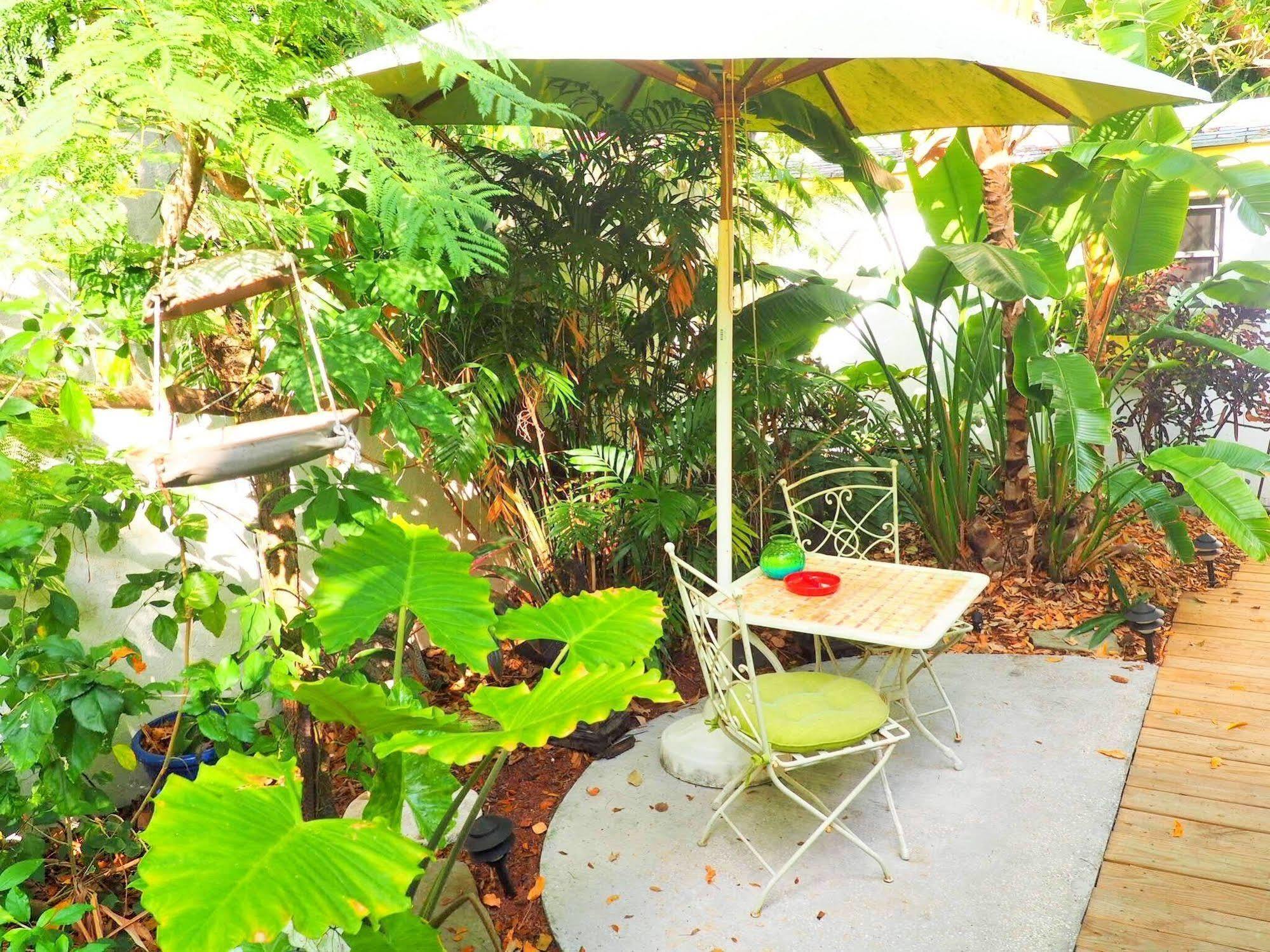 Casa Thorn Bed & Breakfast
