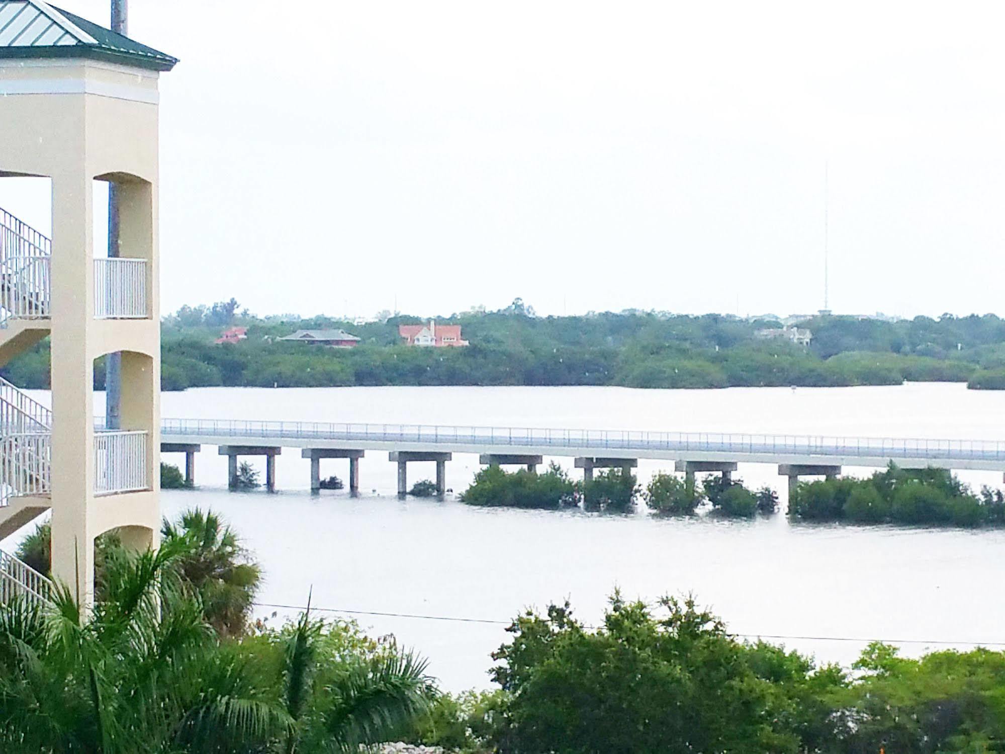 Boca Ciega By Travel Services * St. Petersburg