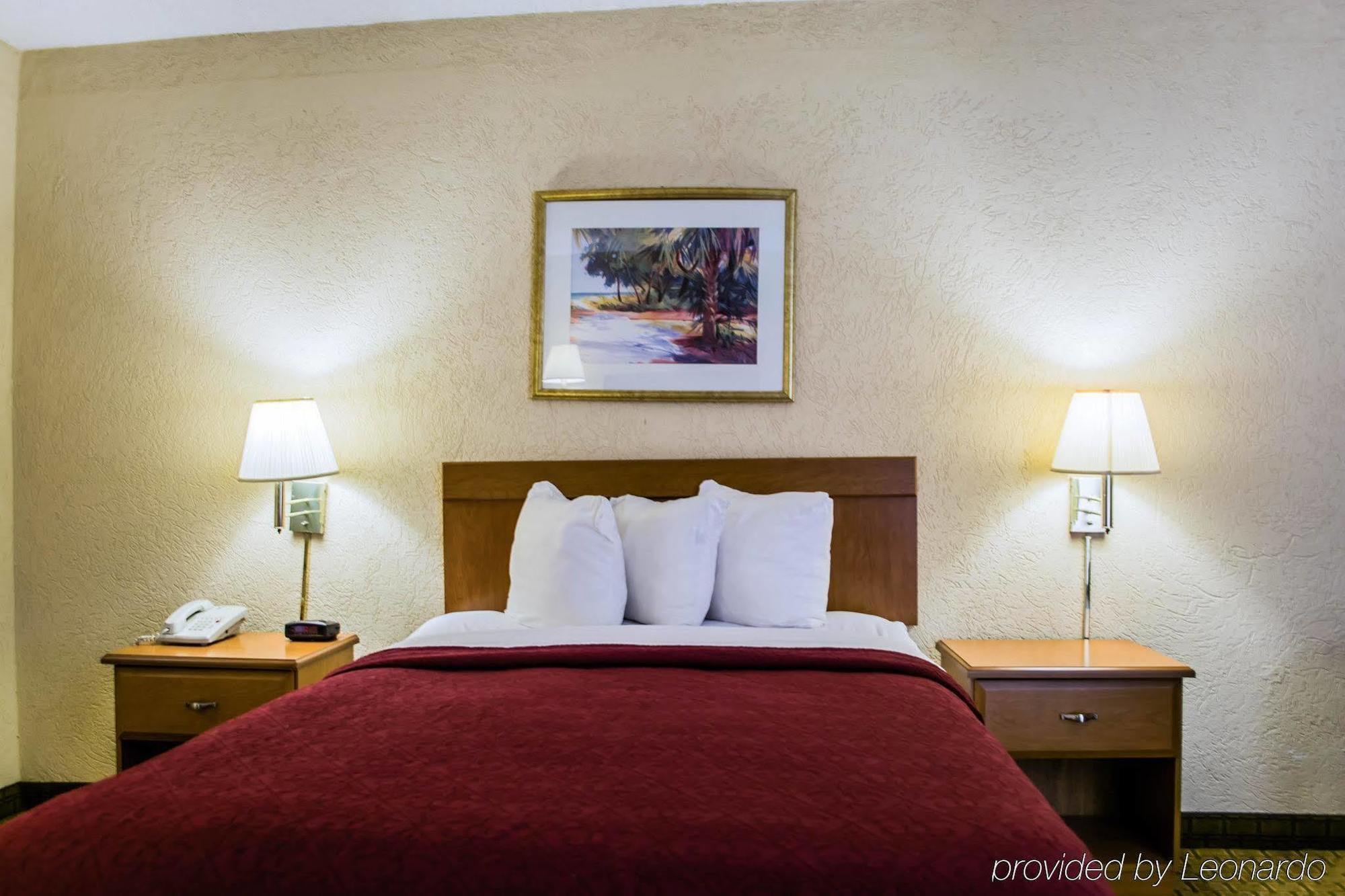 Econo Busch Gardens 2*
