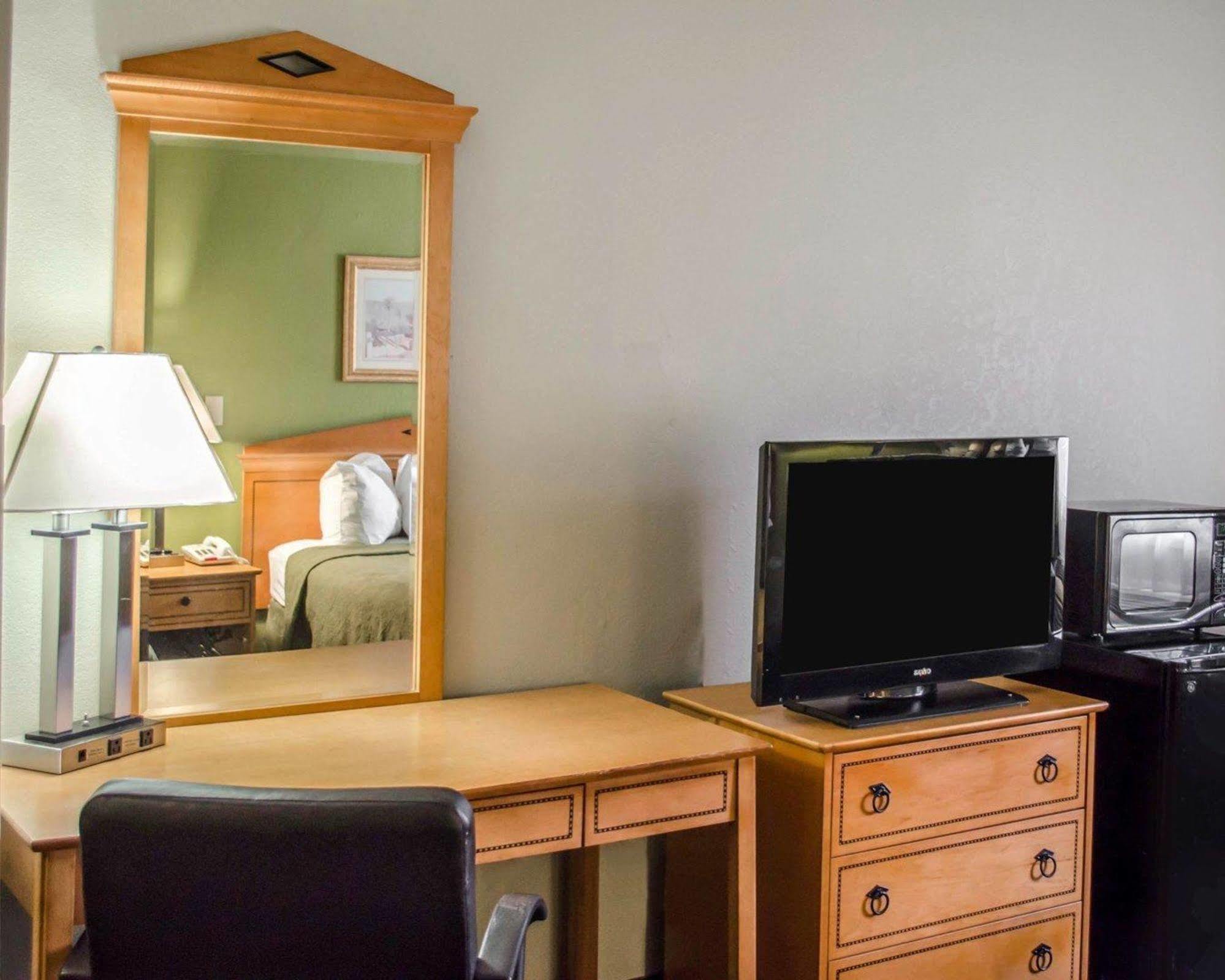 Quality N.a.s.-corry Hotel
