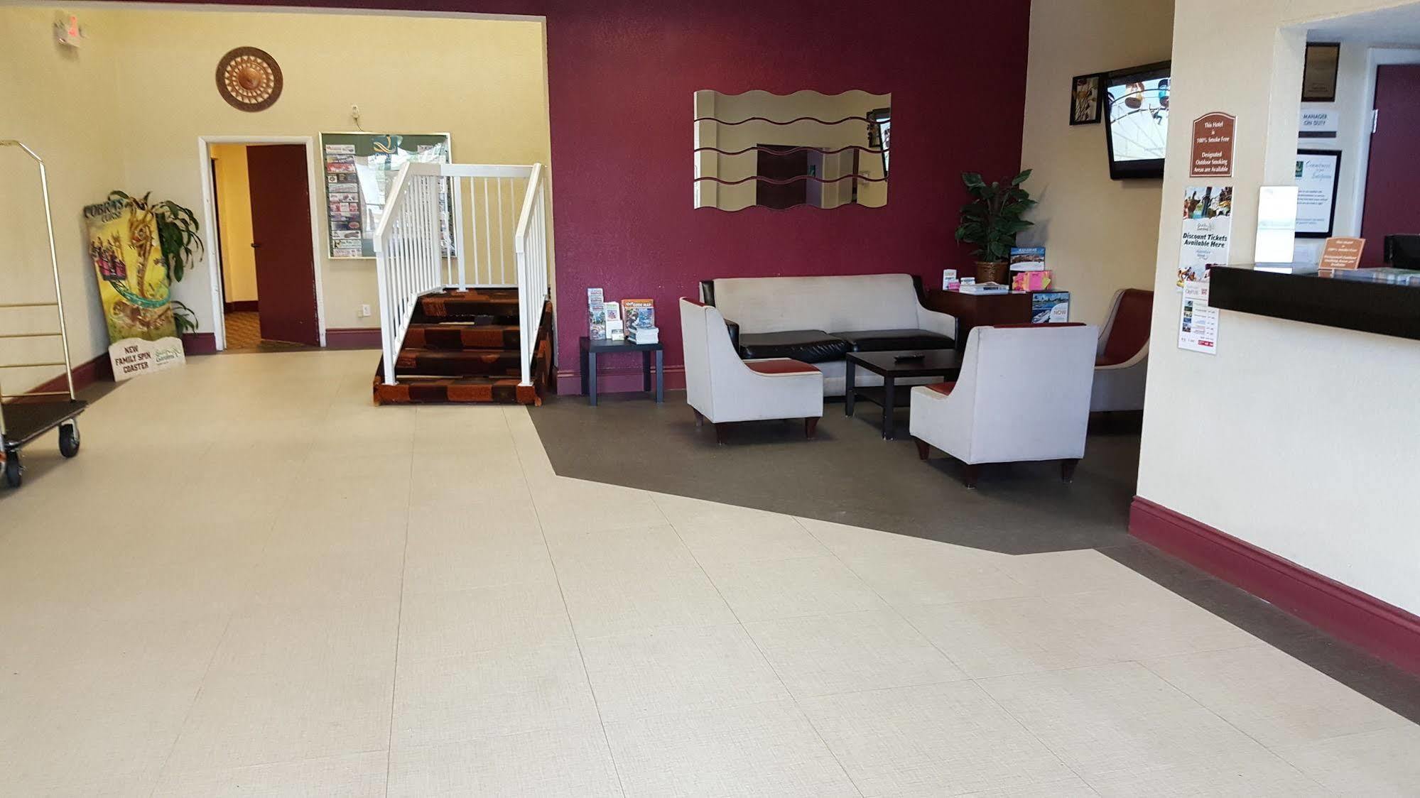 Econo Busch Gardens Hotel 2*