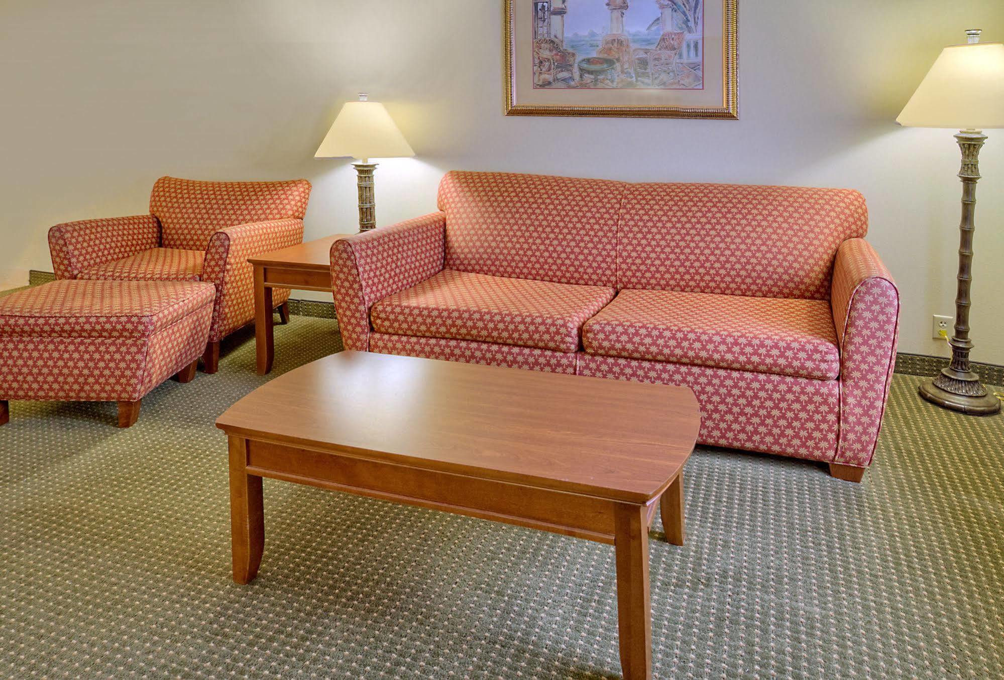 Hampton & Myers Hotel Estero