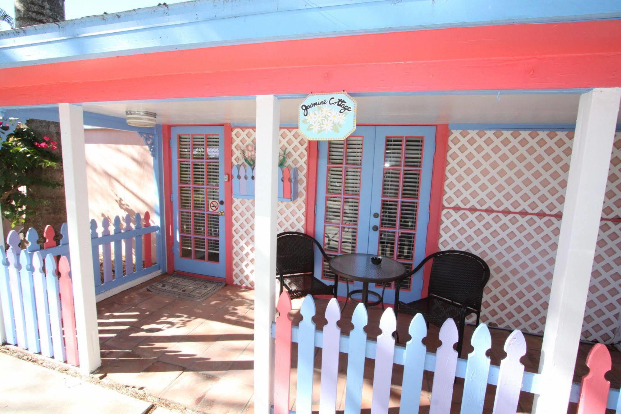 Bed & Breakfast Captiva Island Inn 3*