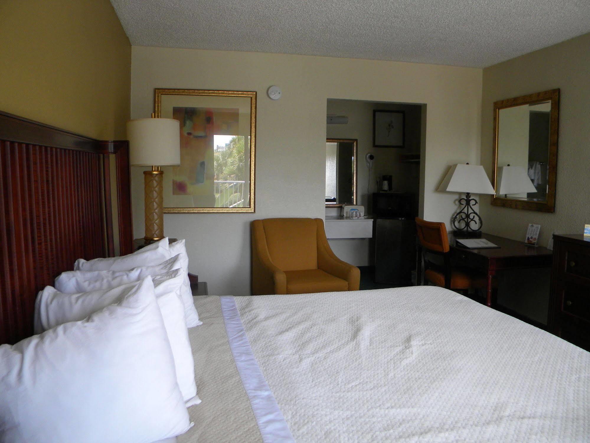 Days By Wyndham Daytona Speedway