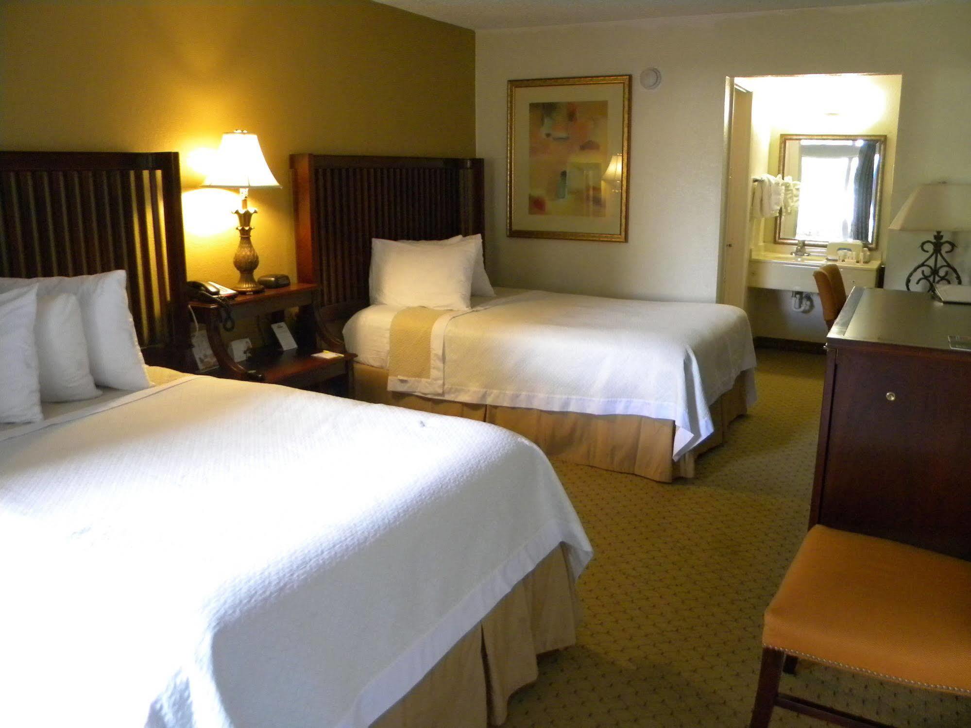 Hotel Days By Wyndham Daytona Speedway